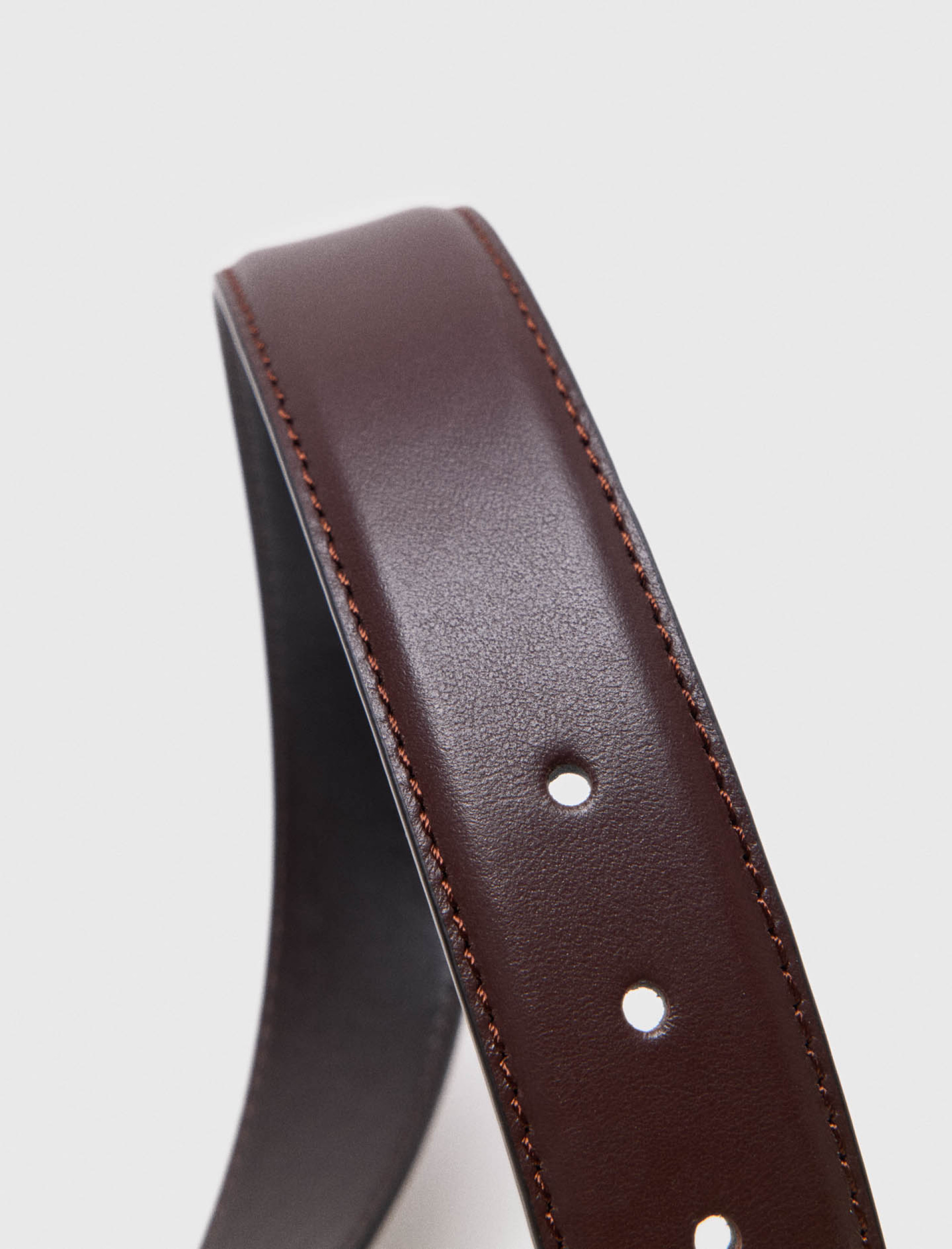 Женский коричневый ремень из гладкой кожи