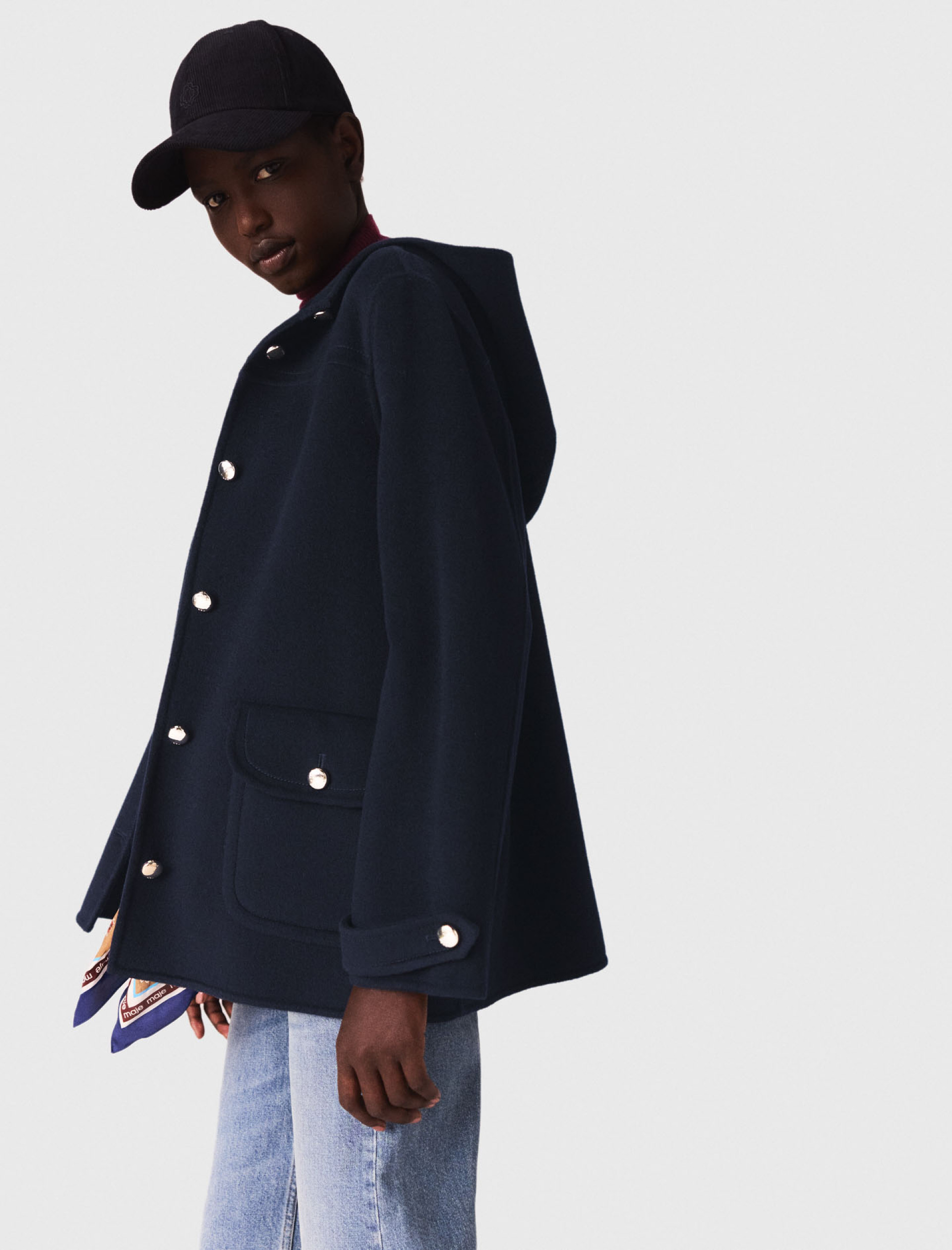 Жіноча вовняна куртка з капюшоном