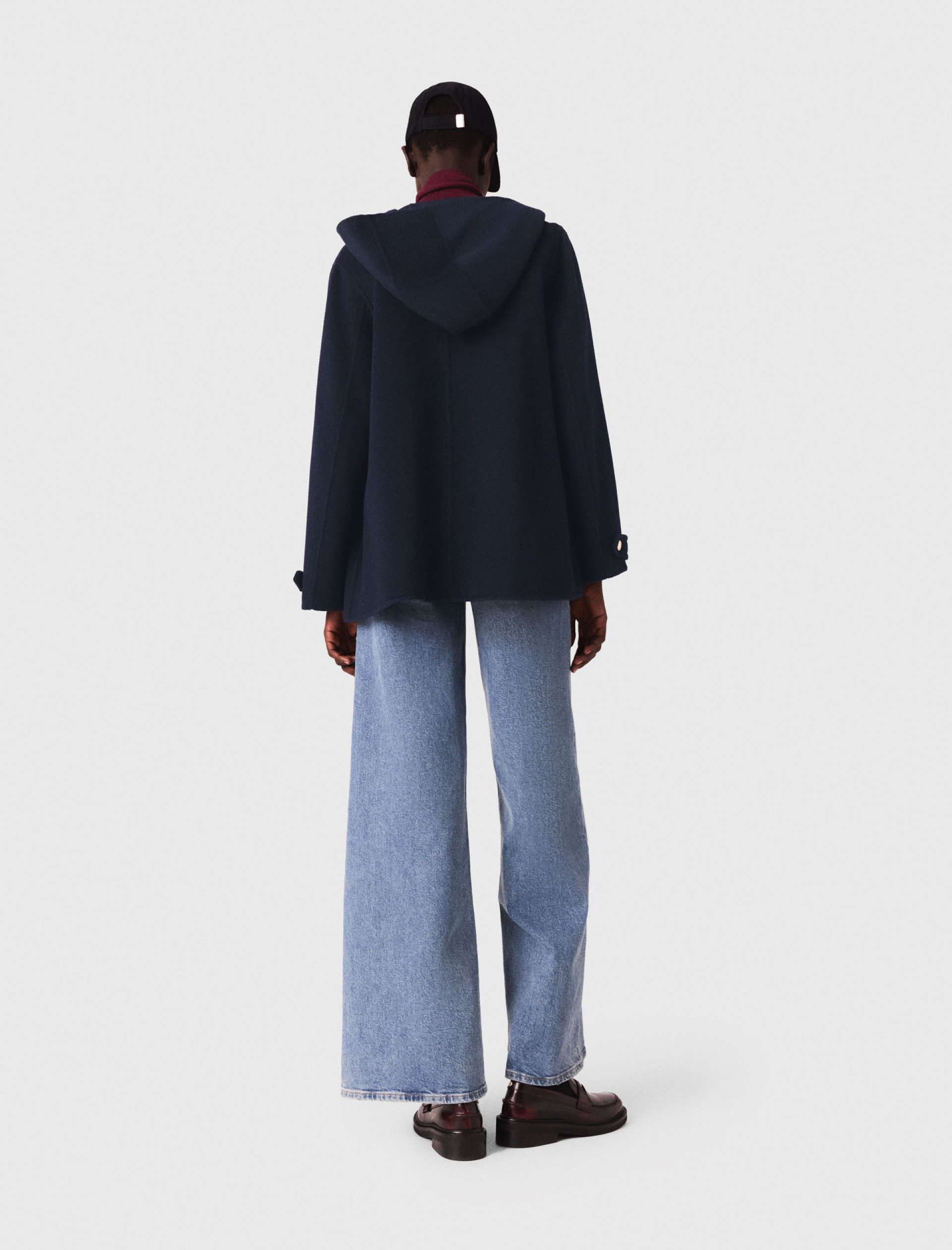 Жіноча вовняна куртка з капюшоном