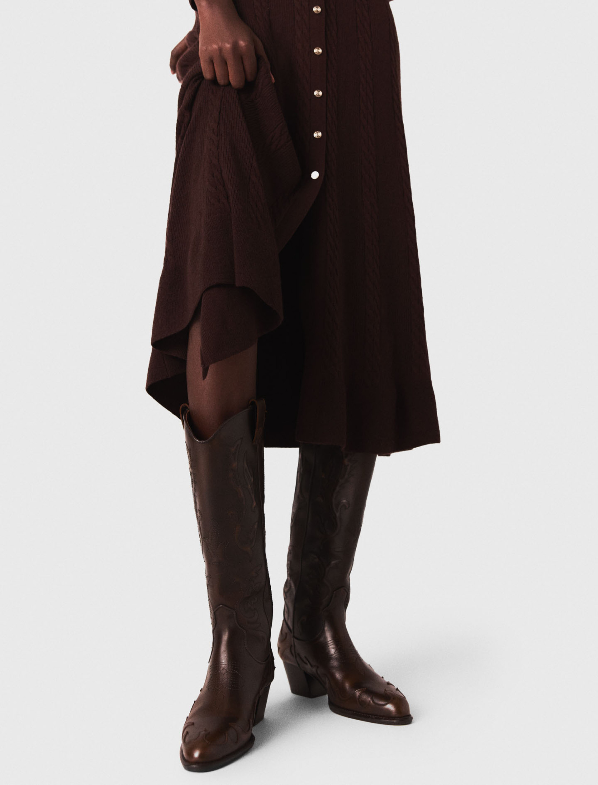 Женское длинное трикотажное платье на пуговицах Женское длинное трикотажное платье на пуговицах