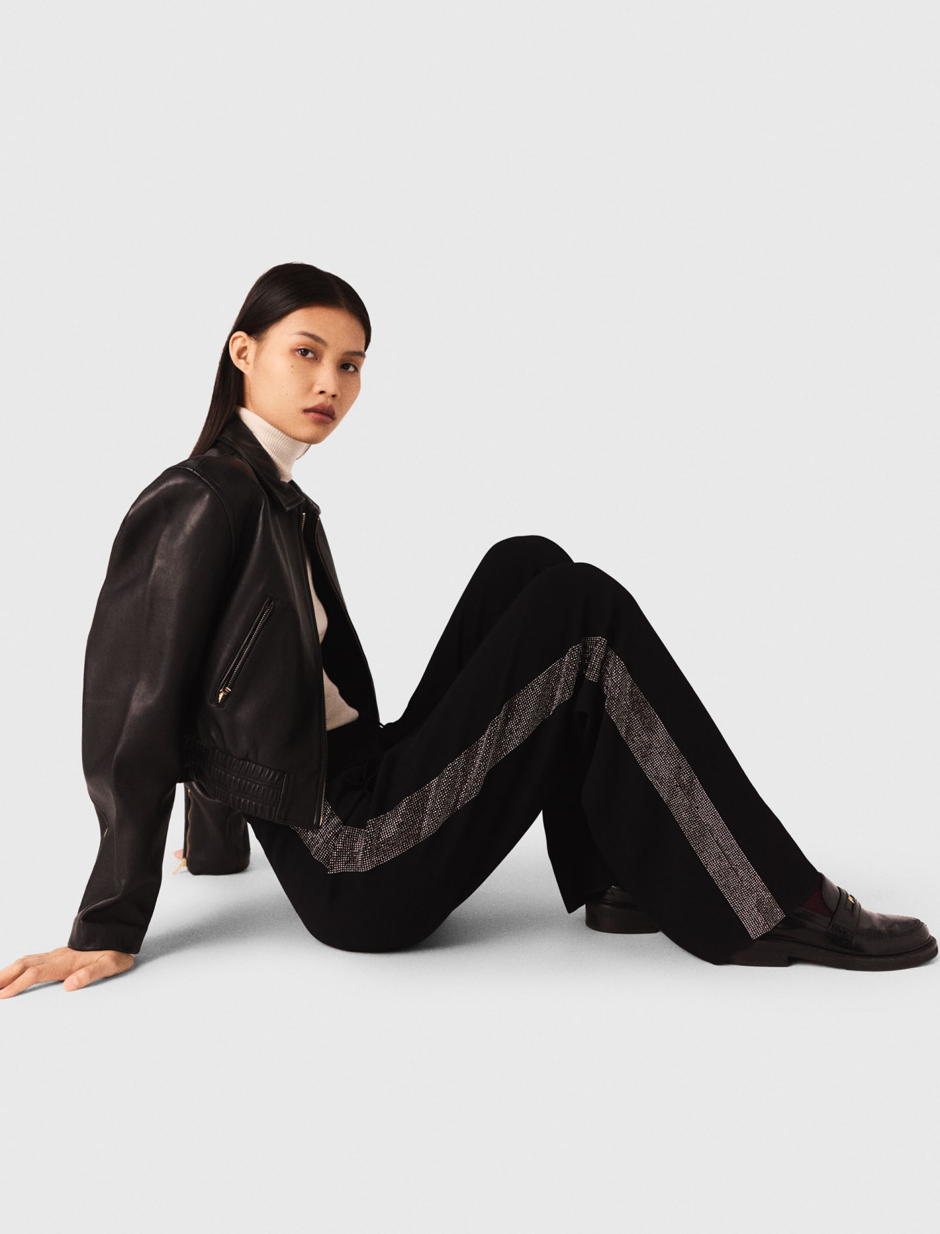 Женские брюки с лампасами из стразов