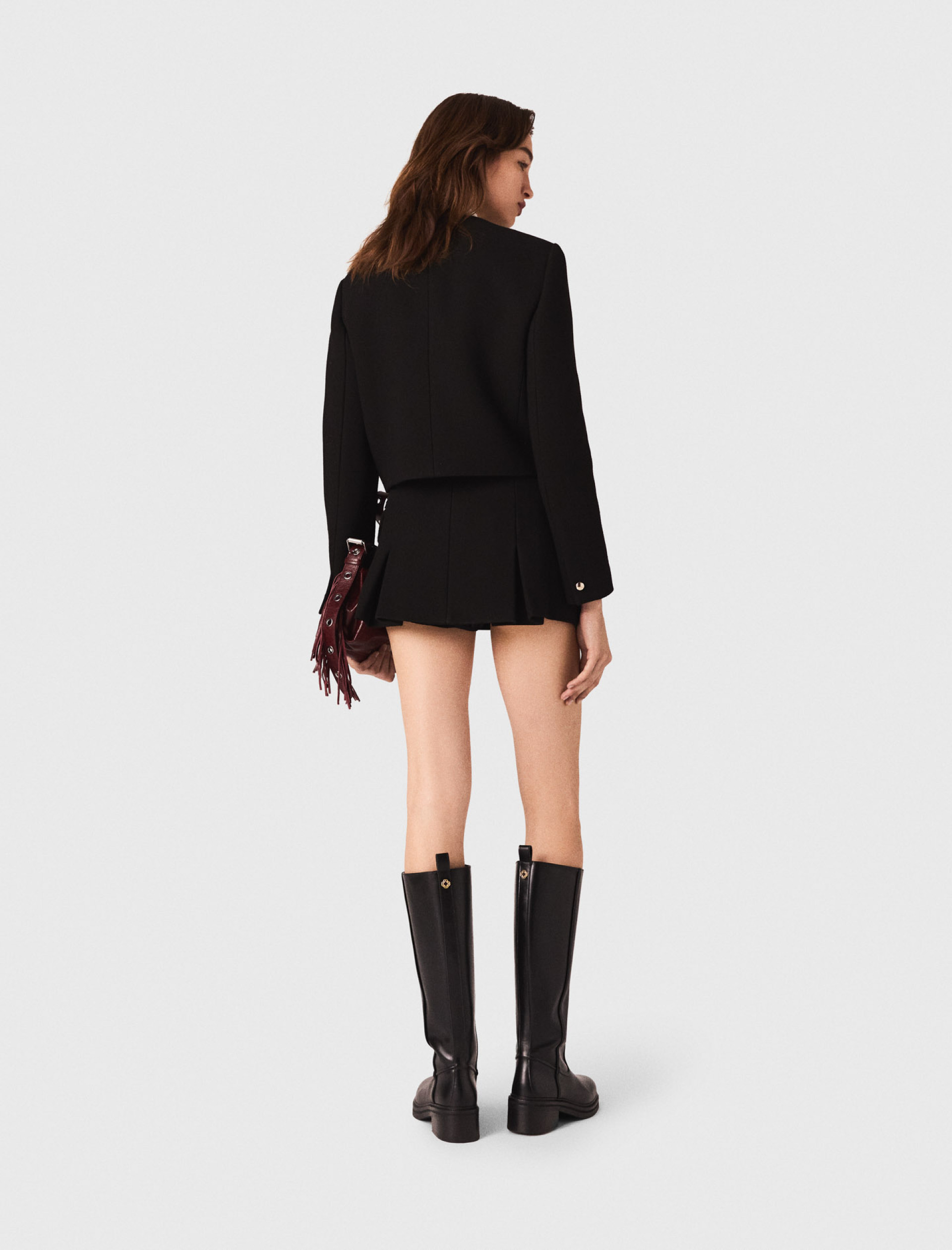 Женский укороченный двубортный жакет Женский укороченный двубортный жакет