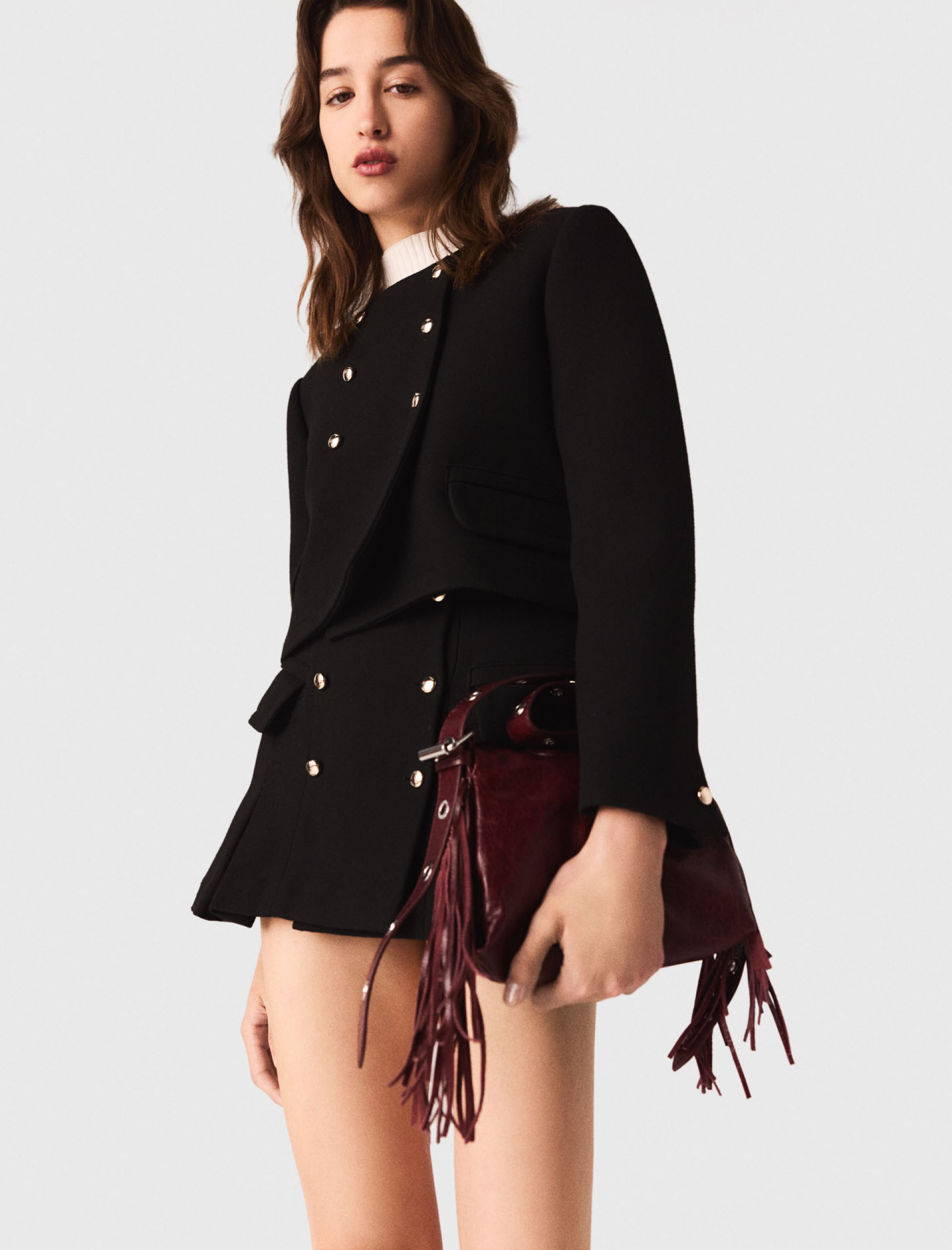 Женский укороченный двубортный жакет Женский укороченный двубортный жакет