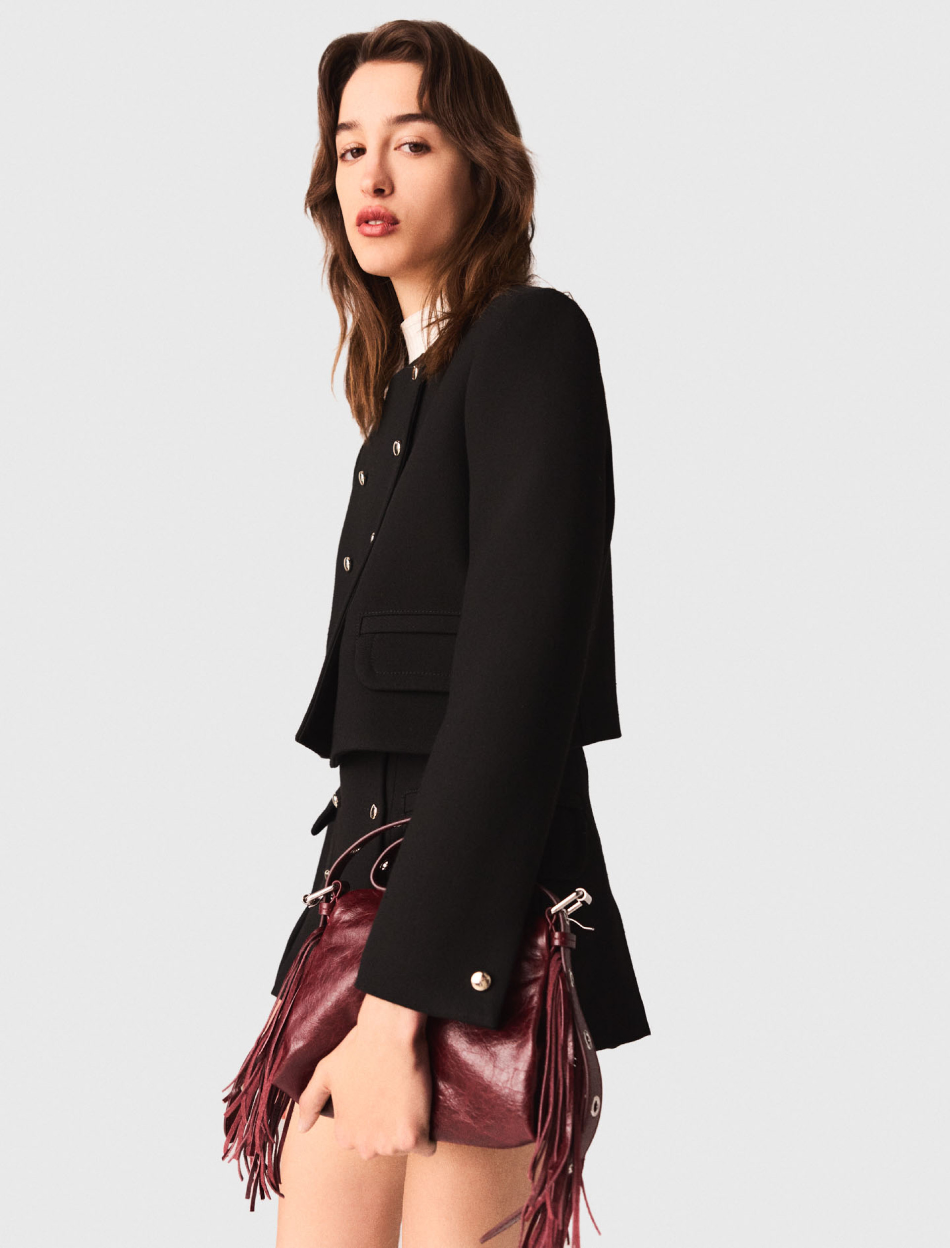 Женский укороченный двубортный жакет Женский укороченный двубортный жакет