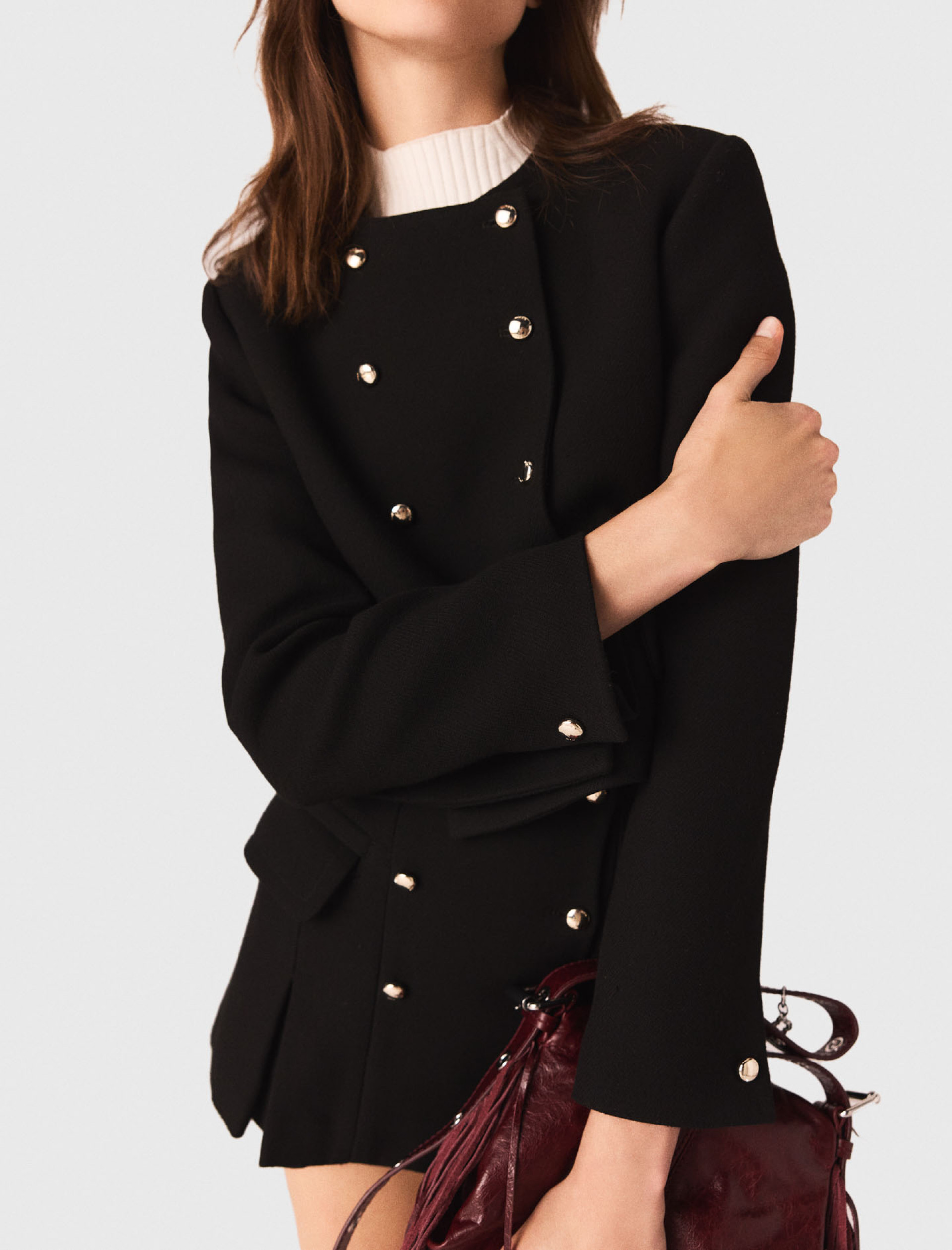 Женский укороченный двубортный жакет Женский укороченный двубортный жакет