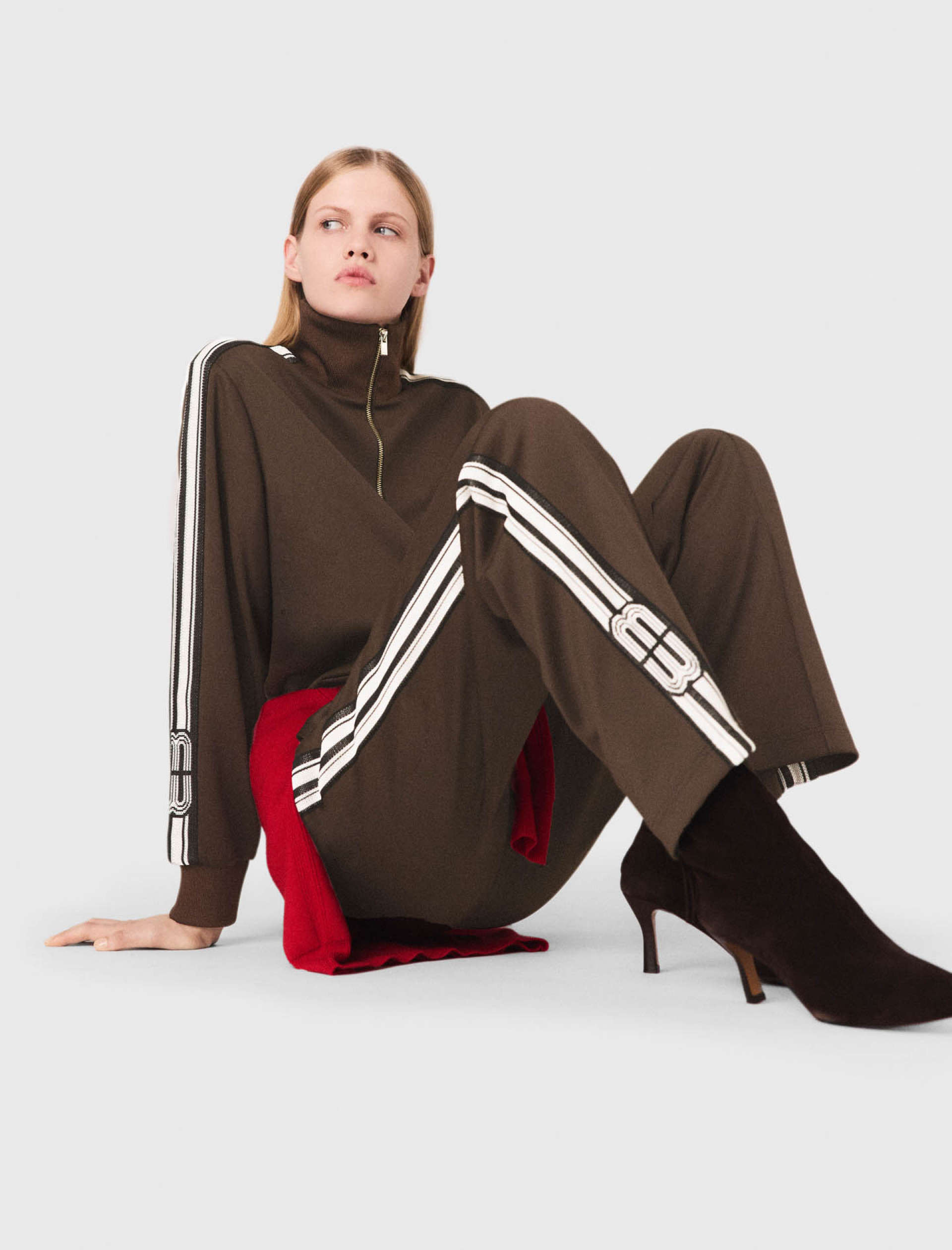 Женская коричневая олимпийка с лампасами