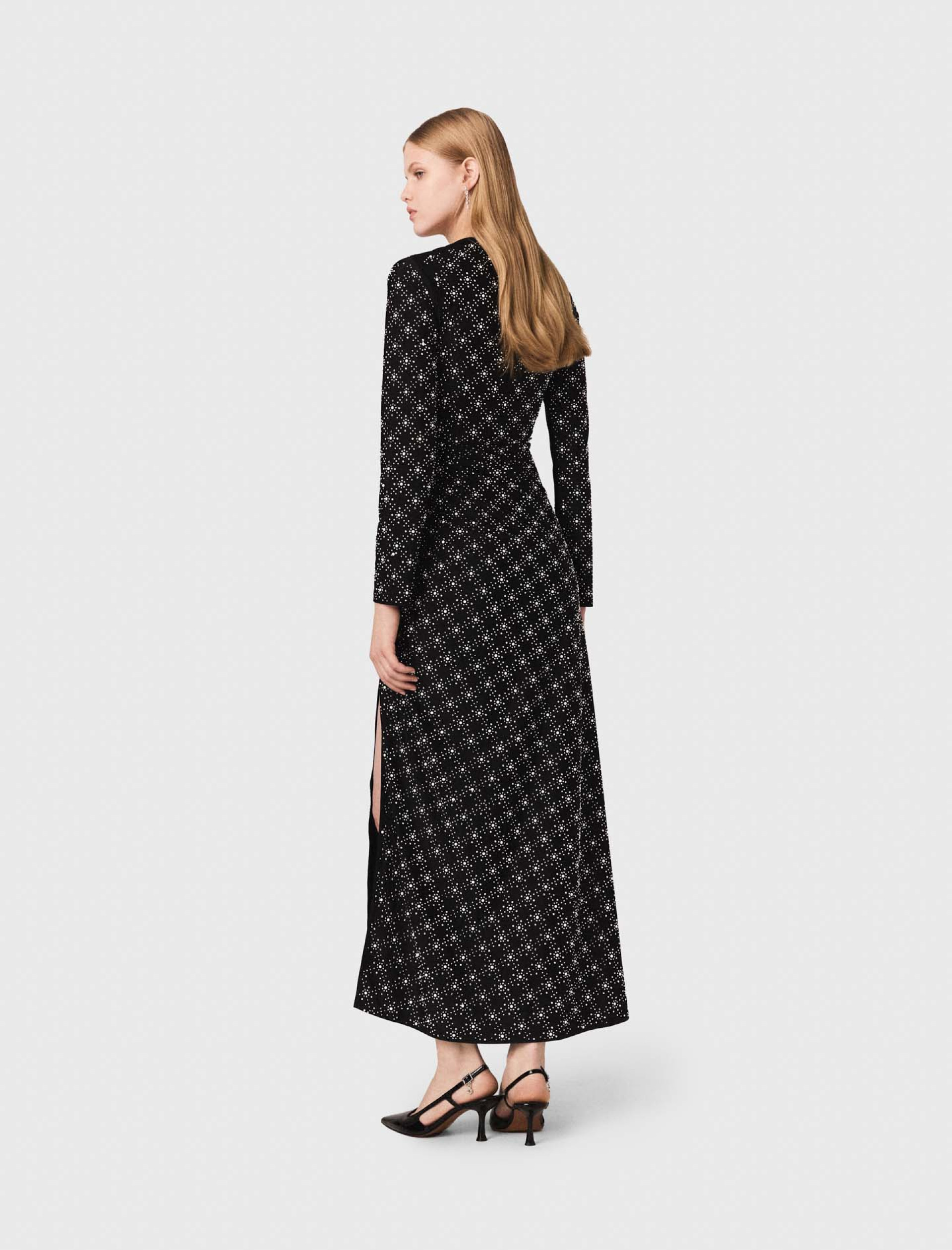 Жіноча довга сукня з перлами та стразами