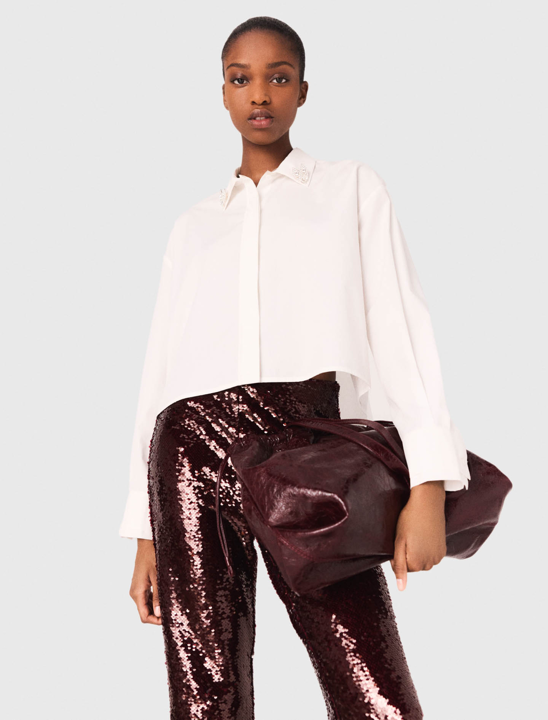 Женская рубашка с деталями из страз