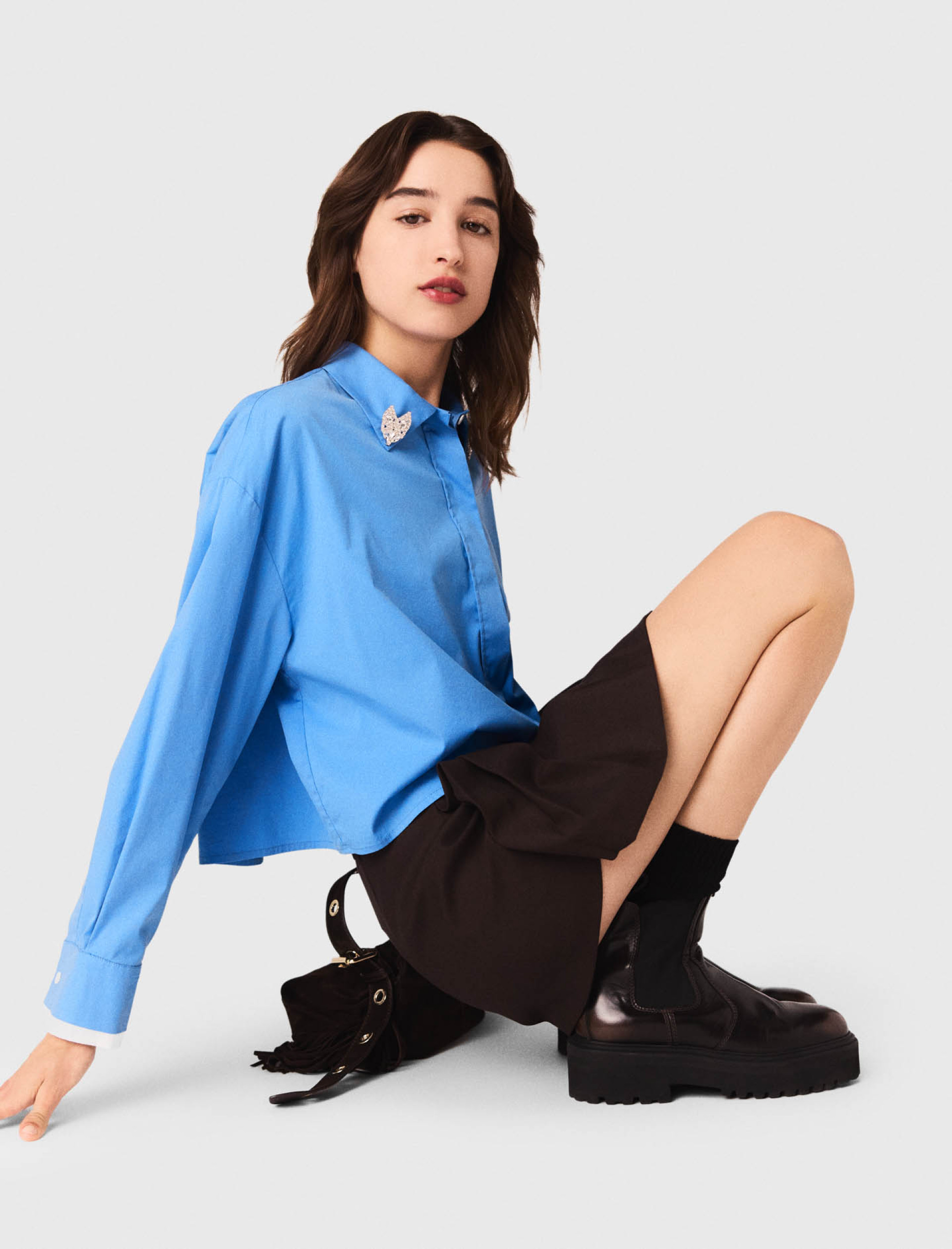 Жіноча сорочка зі з'ємними брошками