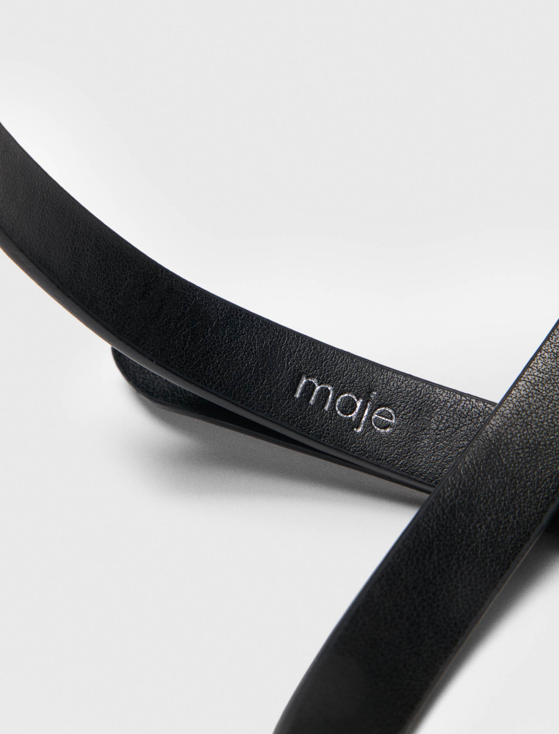 Женский тонкий ремень с пряжкой со стразами