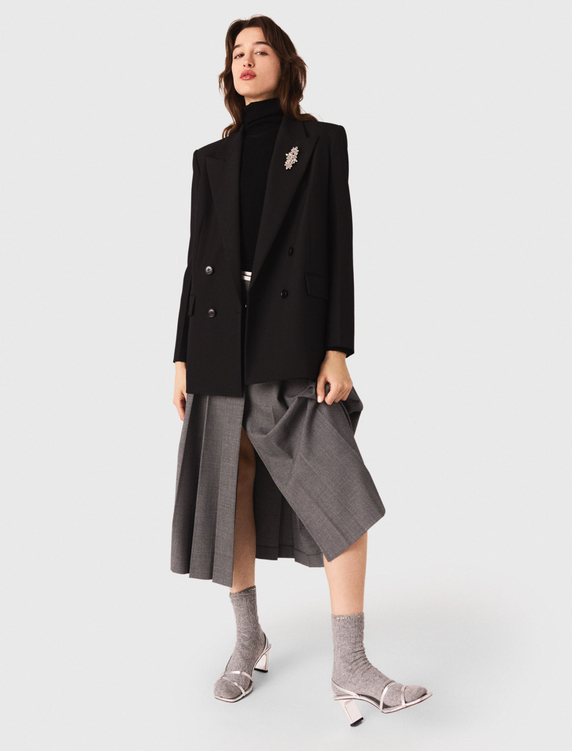 Жіночий чорний двобортний жакет