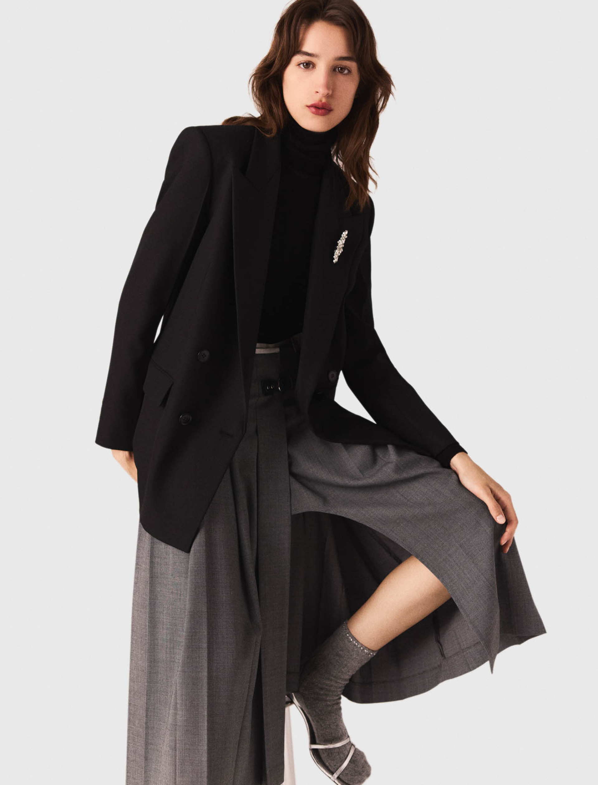 Жіночий чорний двобортний жакет