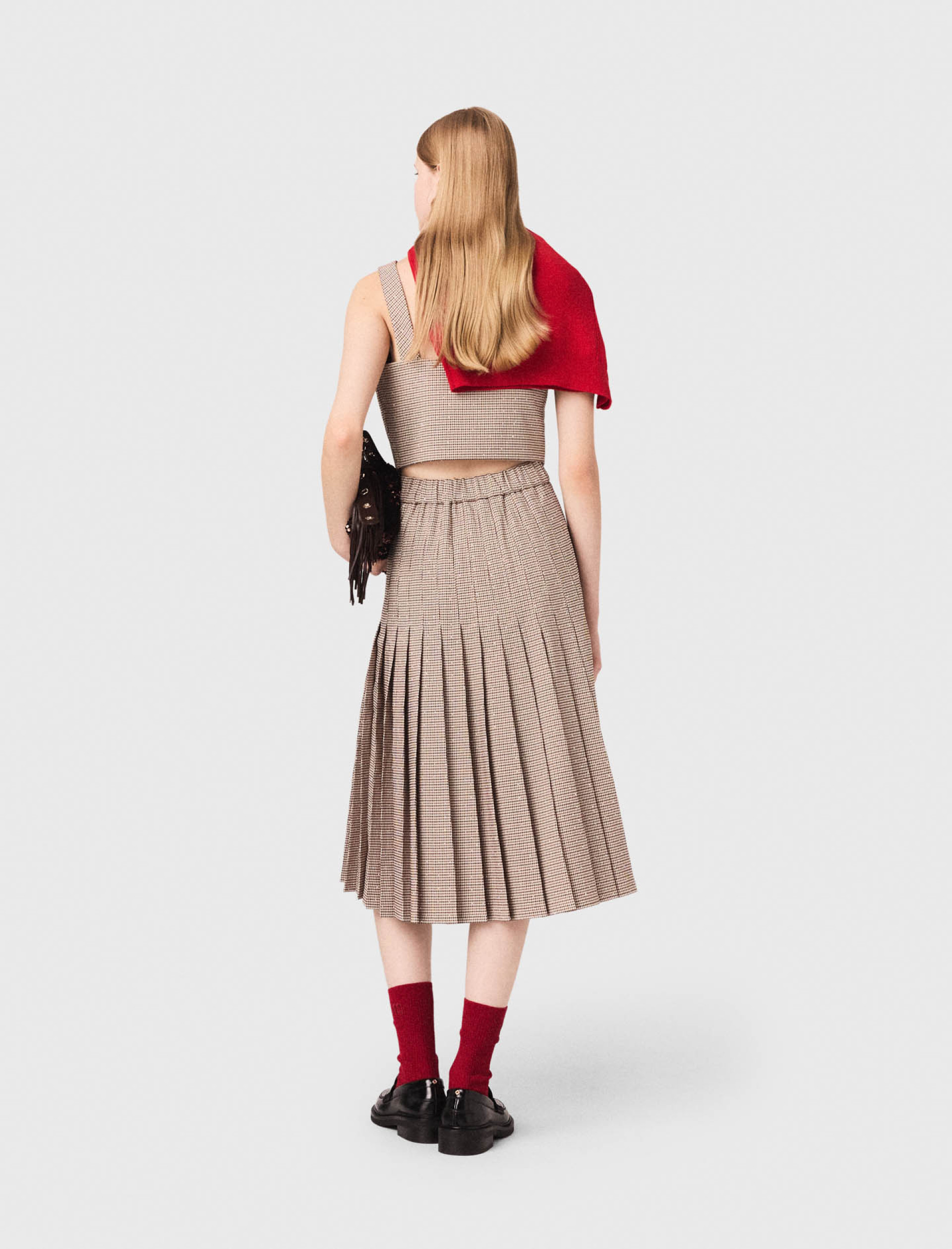 Женский топ с узором в гусиную лпаку