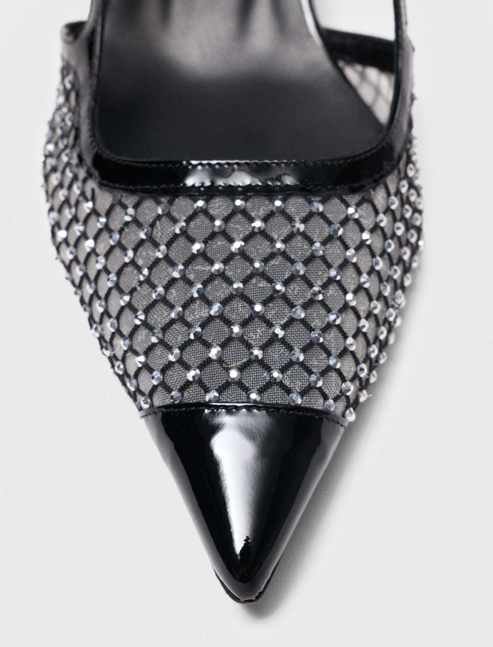 Жіночі туфлі-човники зі стразами