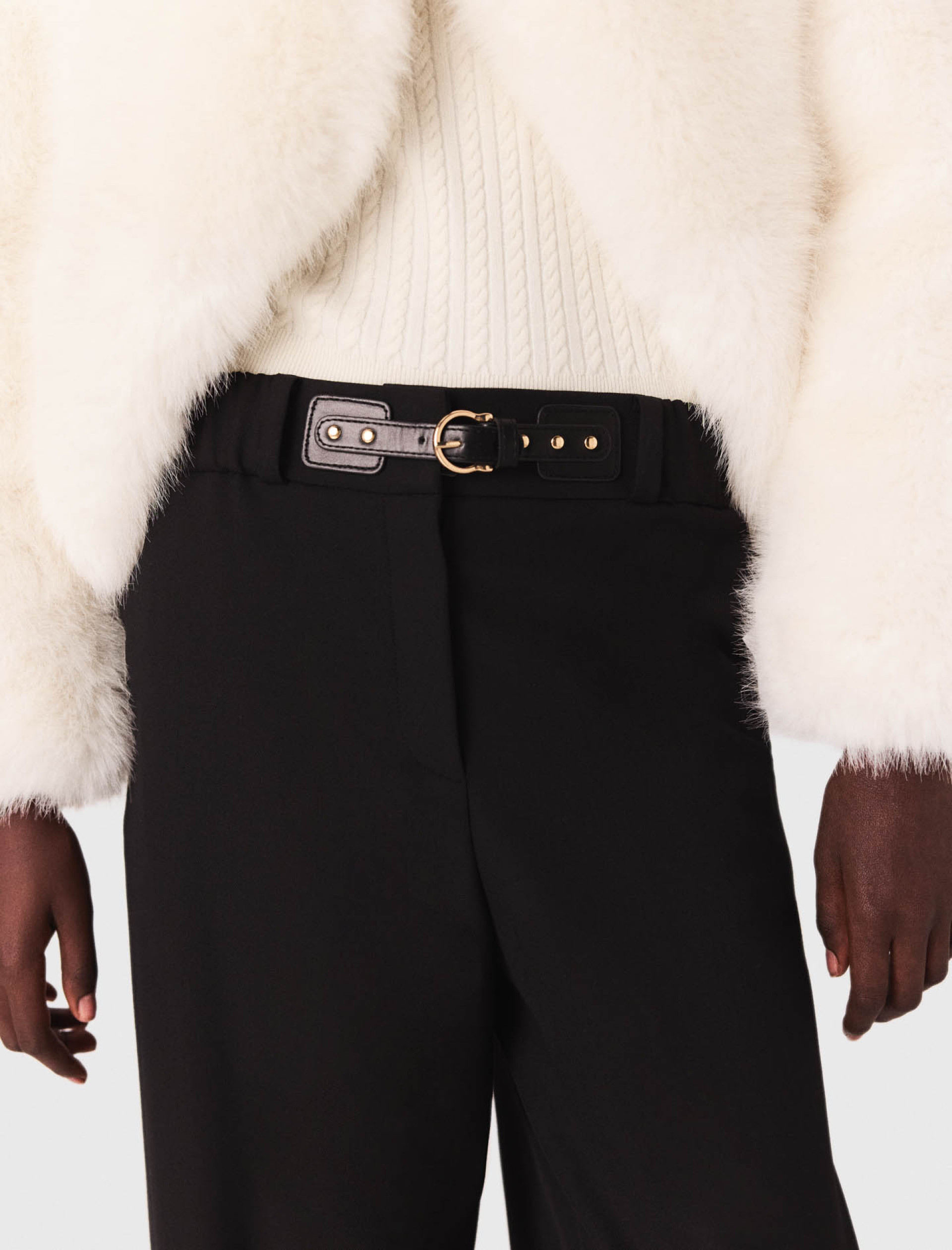 Жіночі чорні широкі брюки з поясом