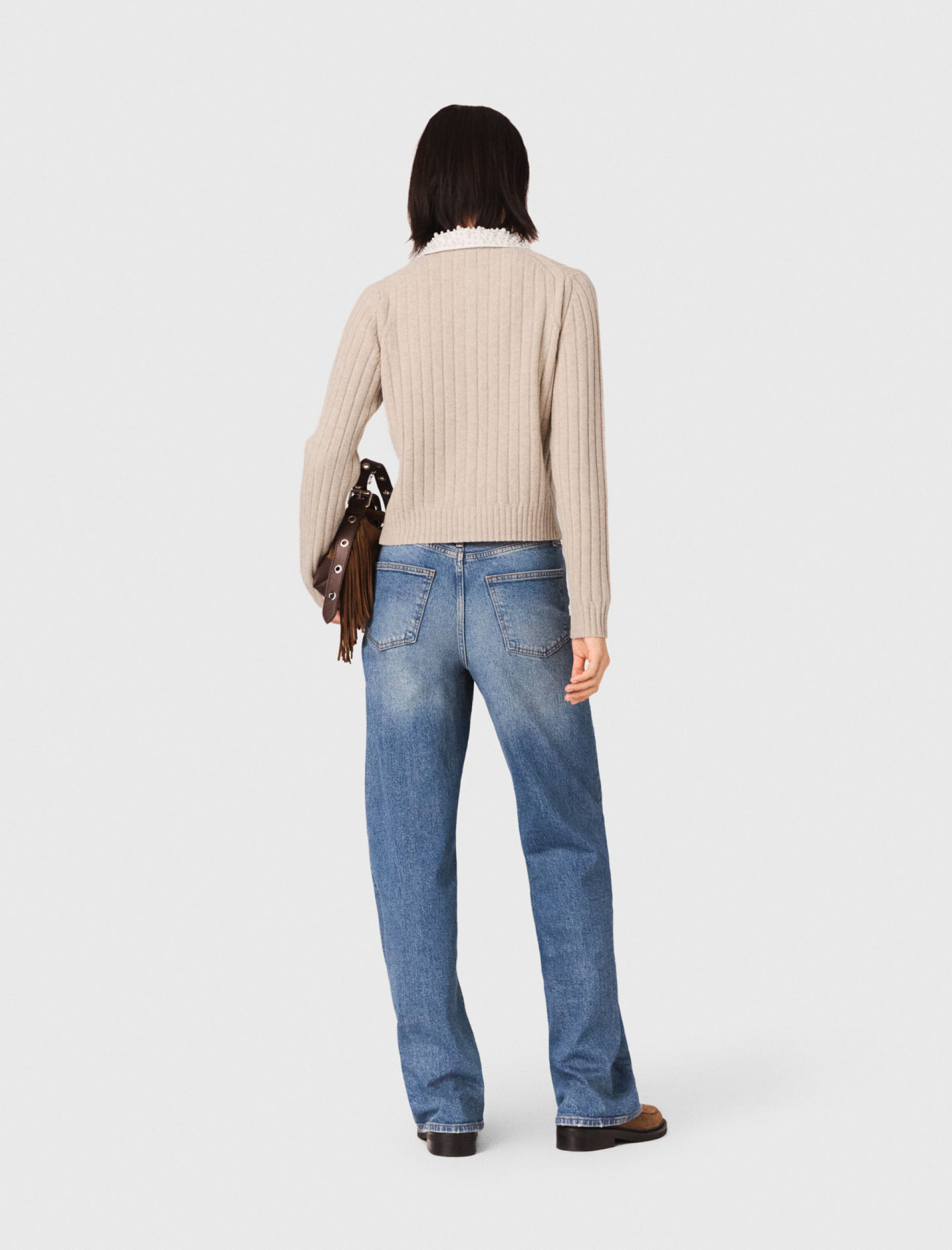 Жіночий кардиган зі з'ємним коміром, прикрашеним бусинами Жіночий кардиган зі з'ємним коміром, прикрашеним бусинами