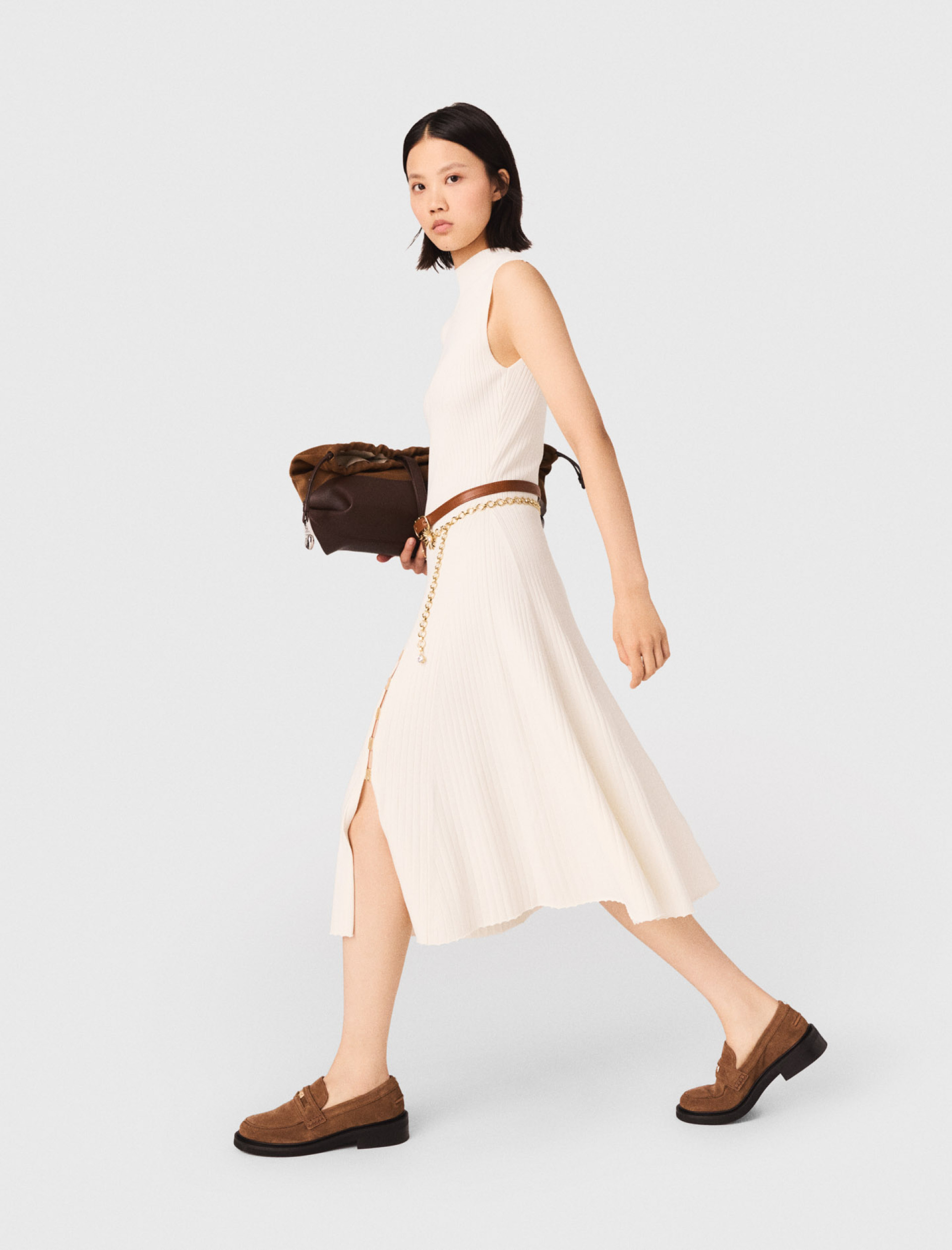 Жіноча сукня у рубчик з боковим розрізом