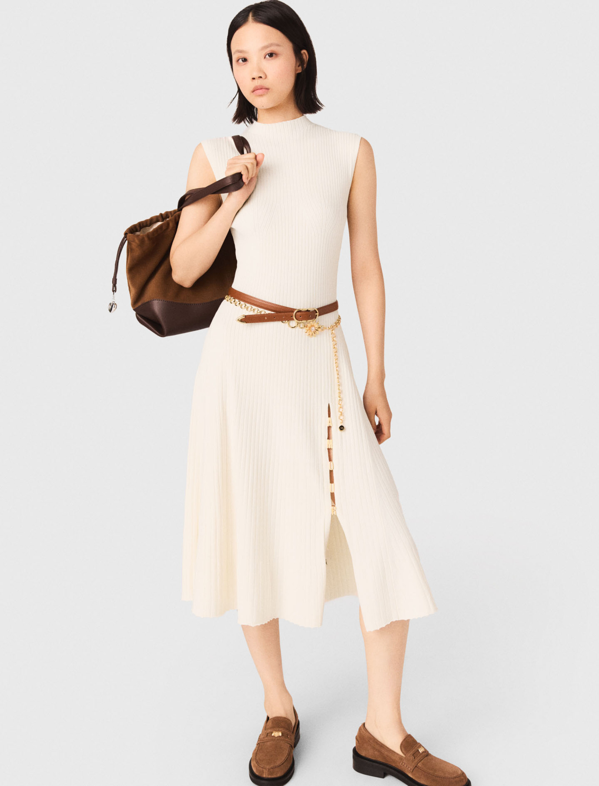 Жіноча сукня у рубчик з боковим розрізом