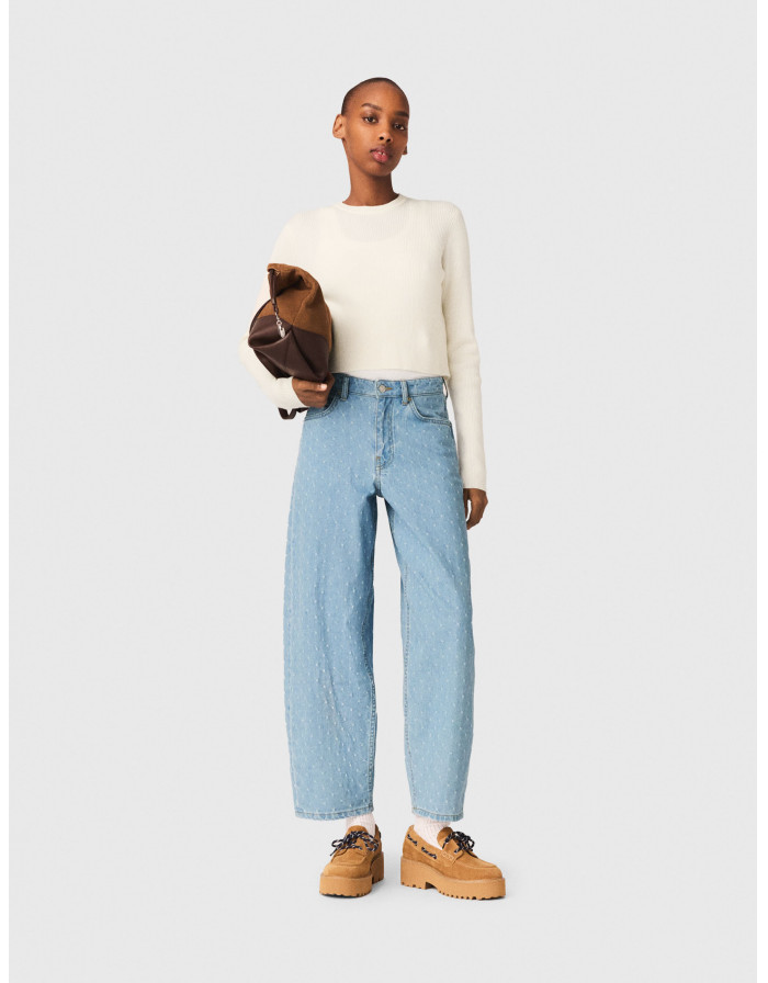 Женский молочный джемпер