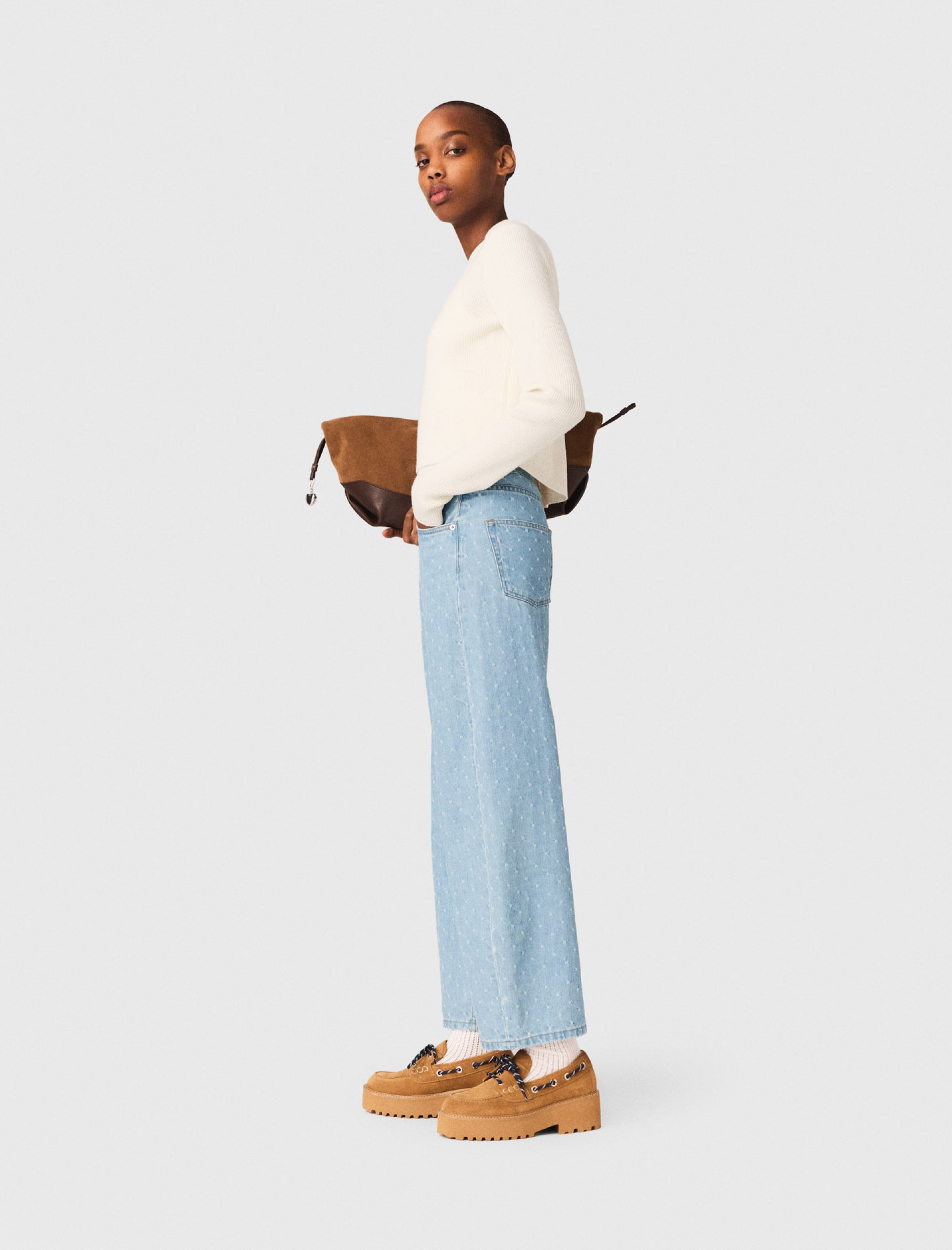 Жіночий молочний джемпер Жіночий молочний джемпер