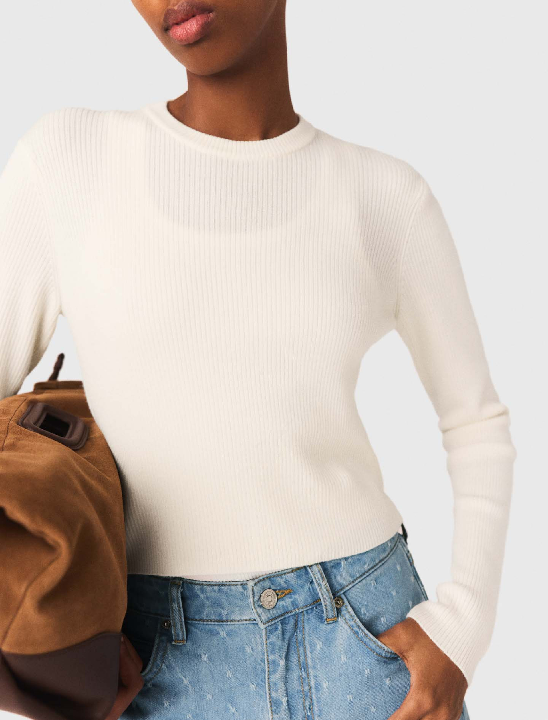 Жіночий молочний джемпер Жіночий молочний джемпер