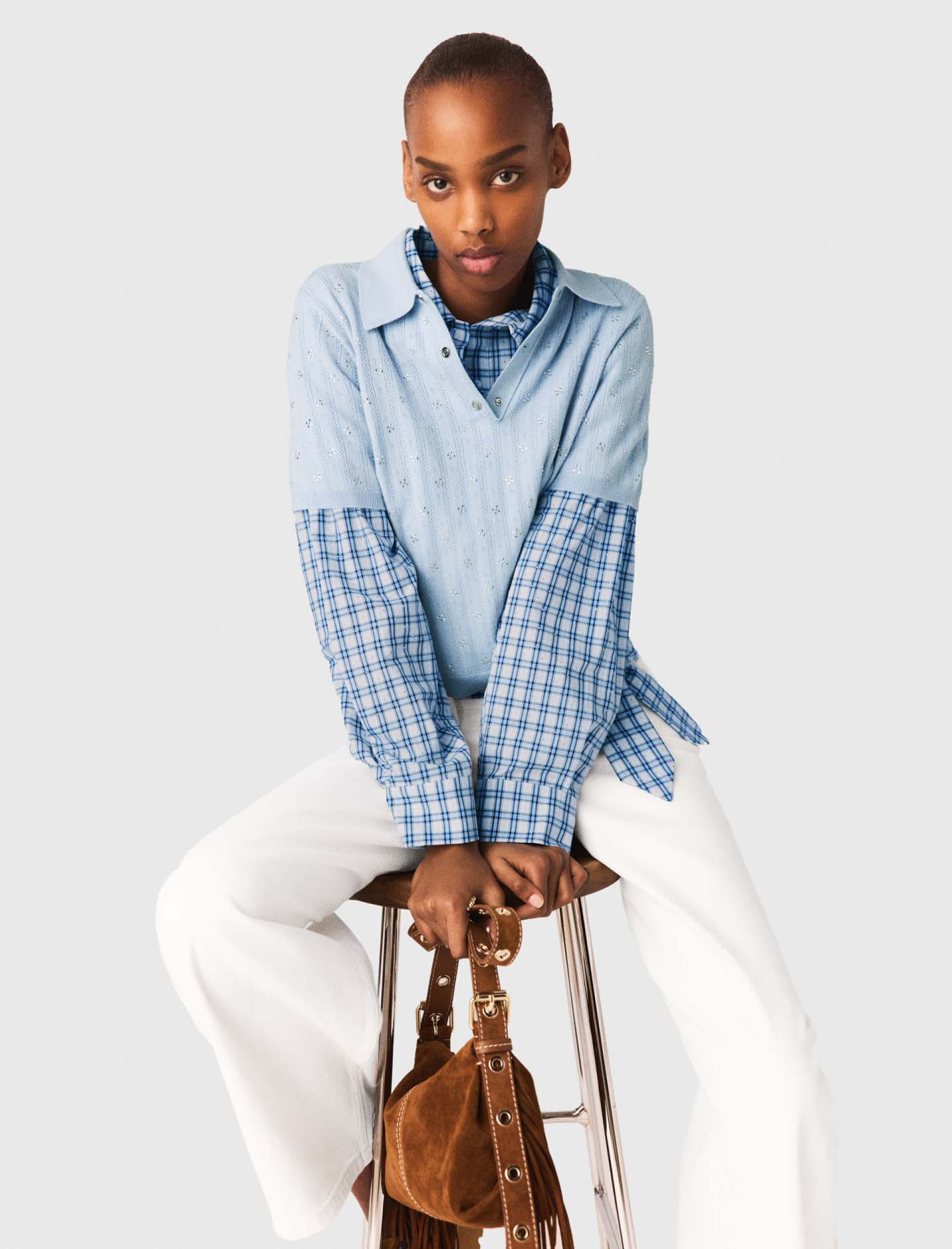 Жіночий короткий джемпер-поло зі стразами