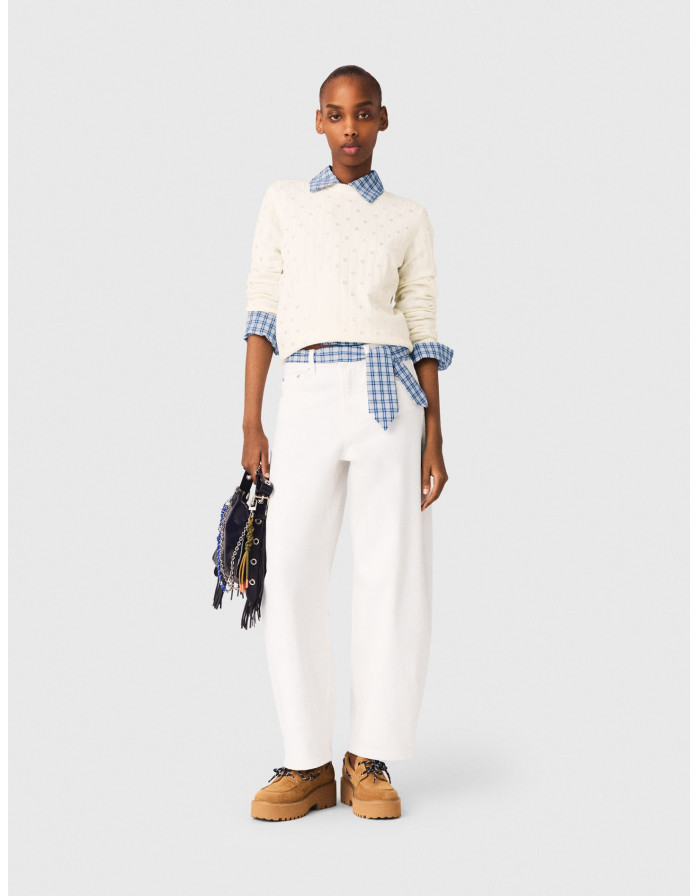 Жіночий молочний светр зі стразами