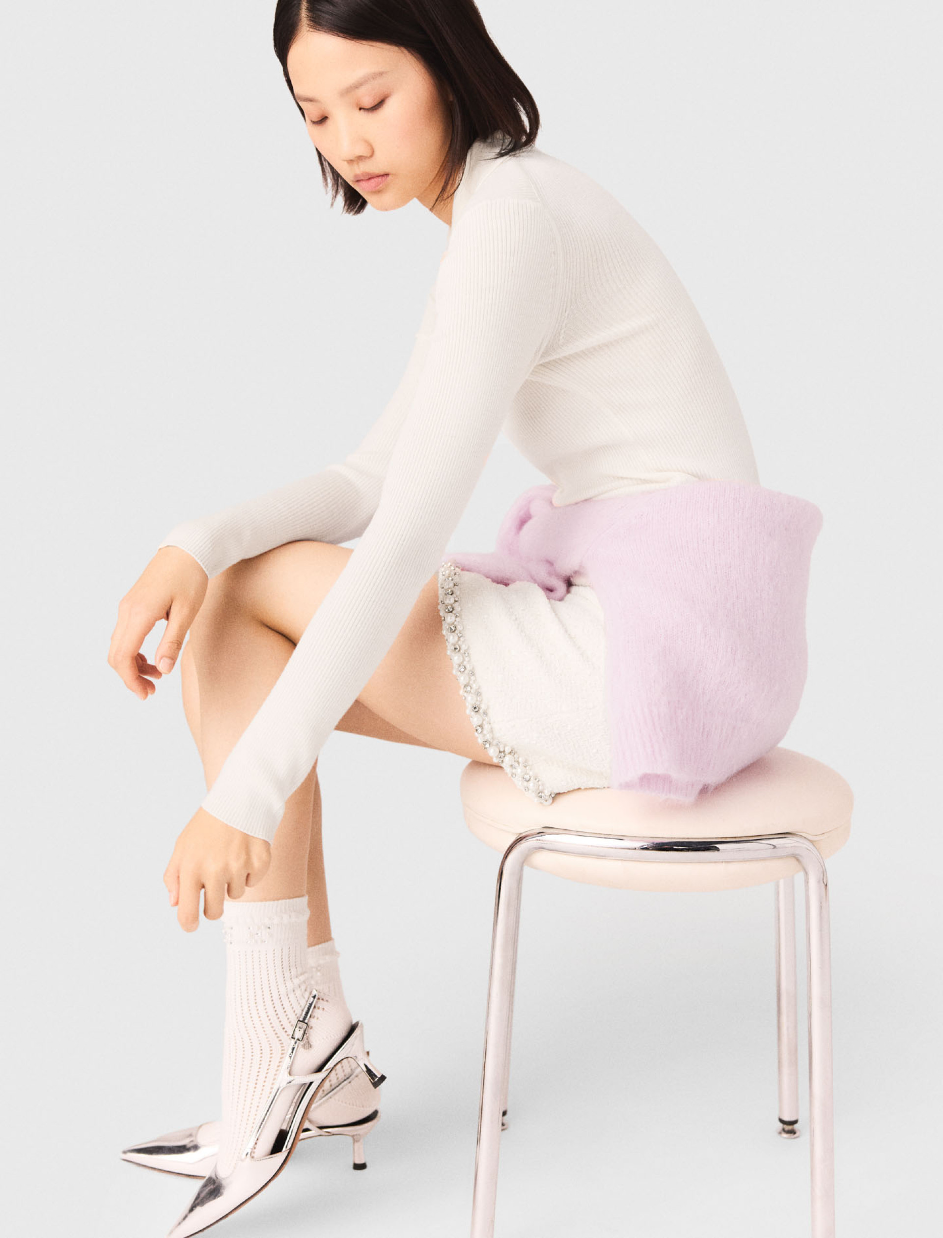 Жіночий джемепер у рубчик з коміром-поло Жіночий джемепер у рубчик з коміром-поло