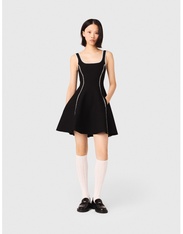 Жіноча сукня з декоративною стрічкою