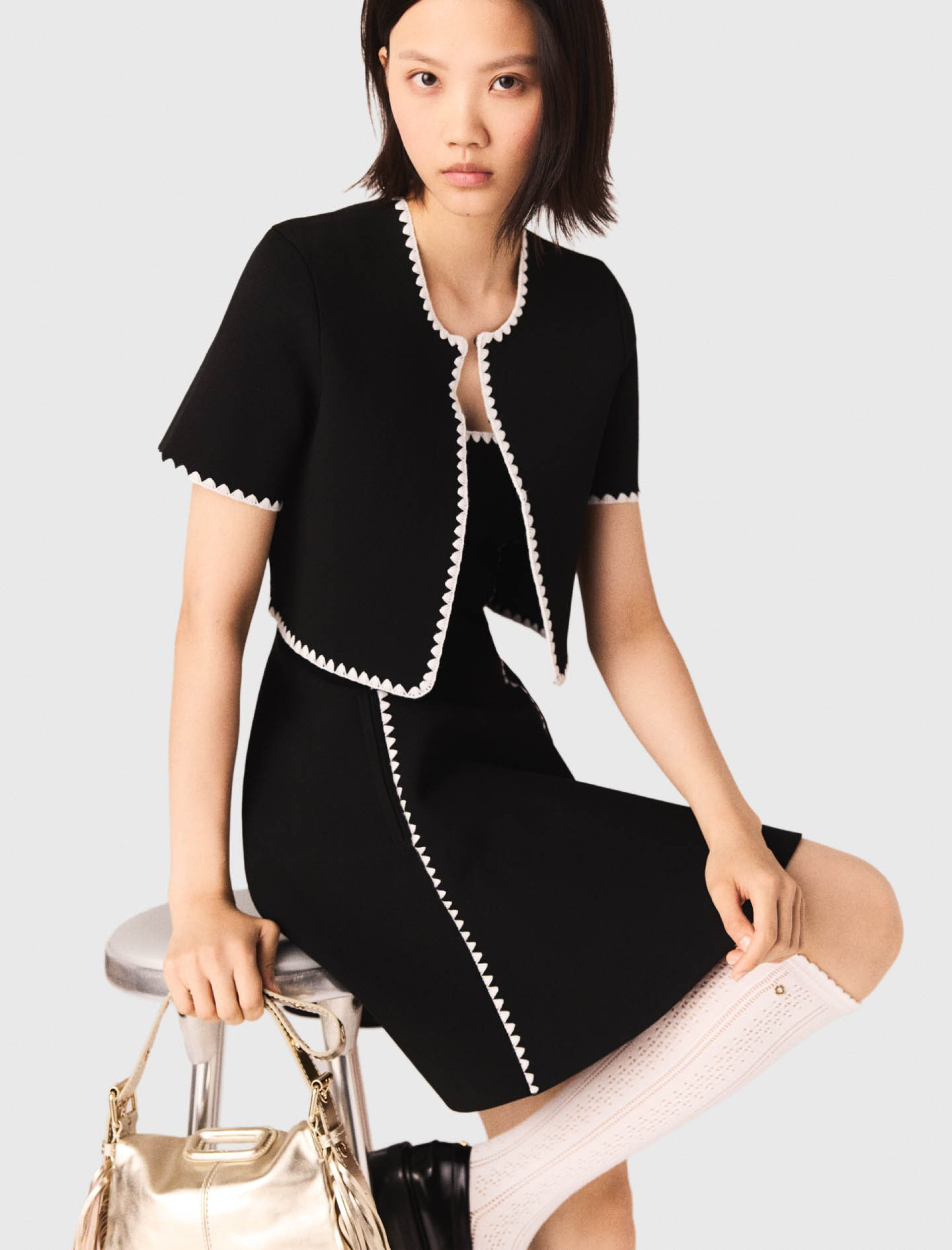 Женский короткий кардиган с декоративной строчкой Женский короткий кардиган с декоративной строчкой