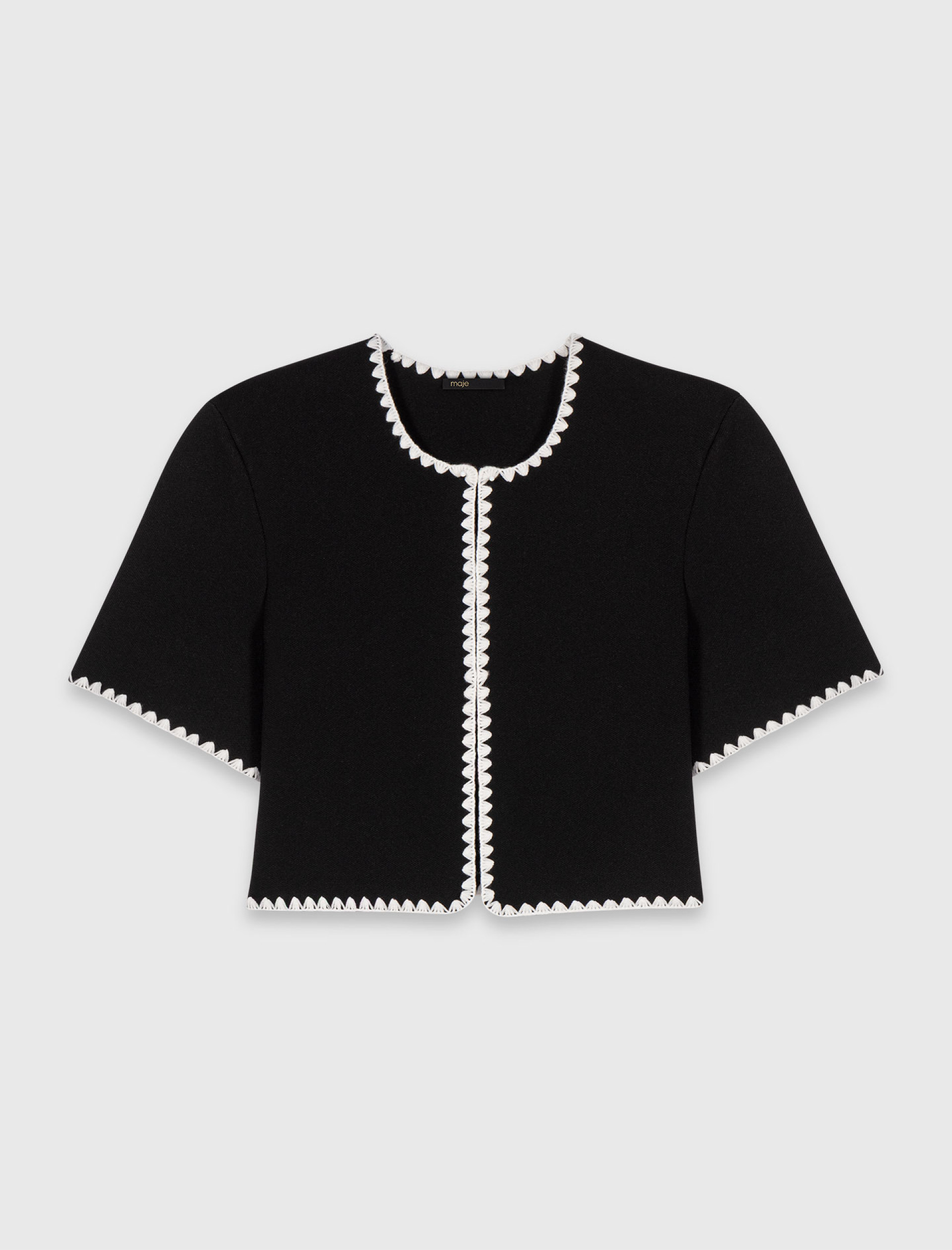 Женский короткий кардиган с декоративной строчкой Женский короткий кардиган с декоративной строчкой