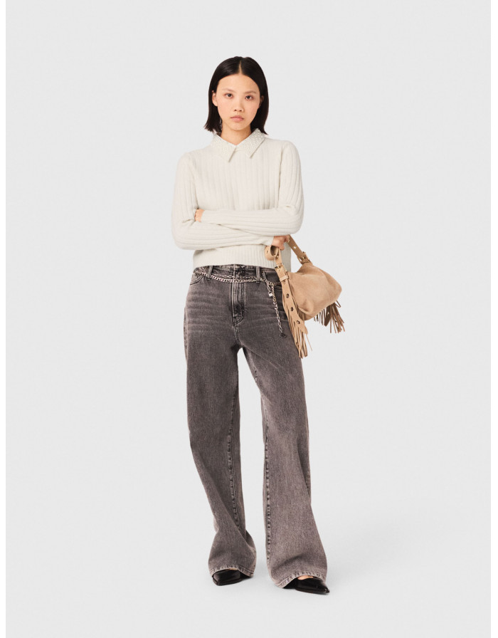 Жіночий молочний джемпер з декорованим коміром