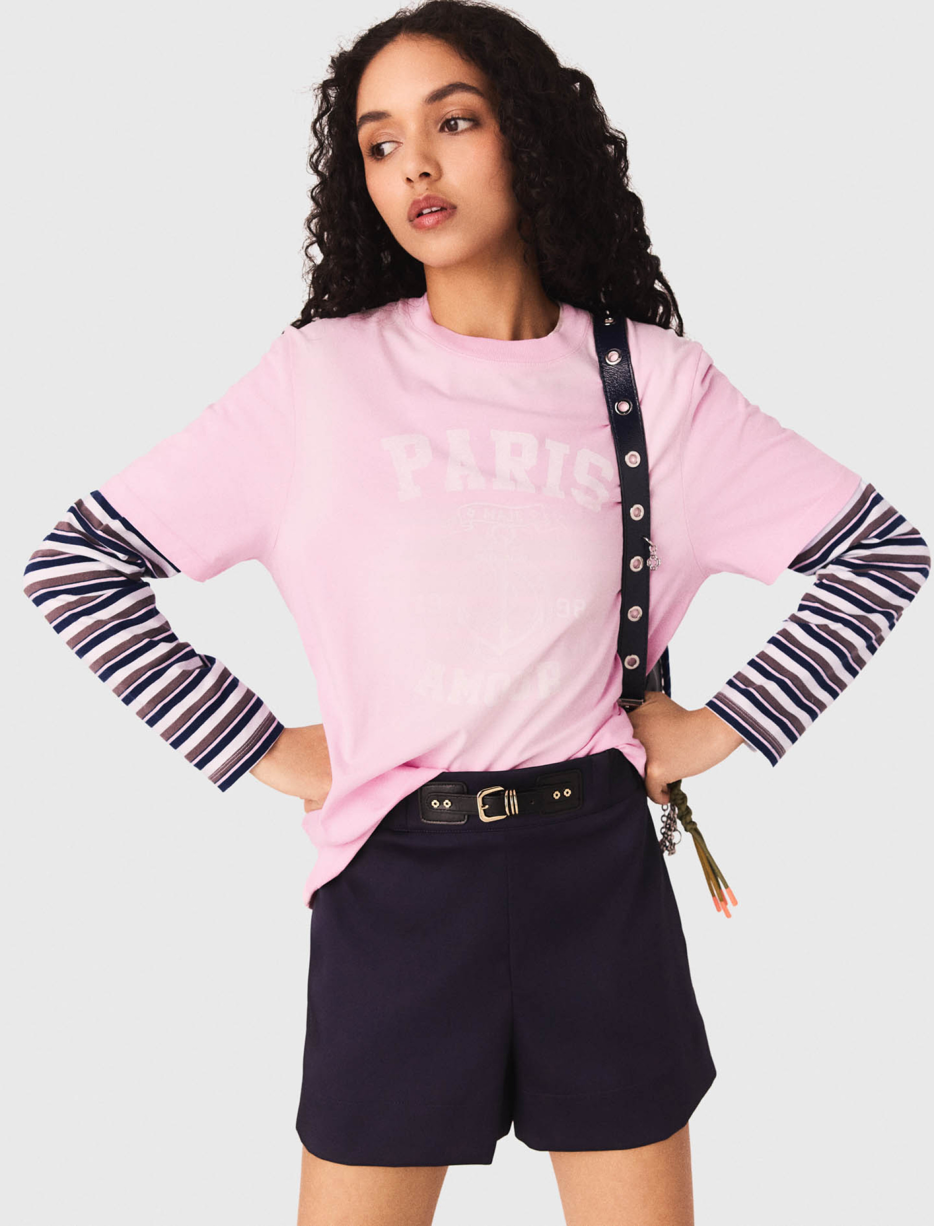 Жіноча рожева футболка з морським принтом