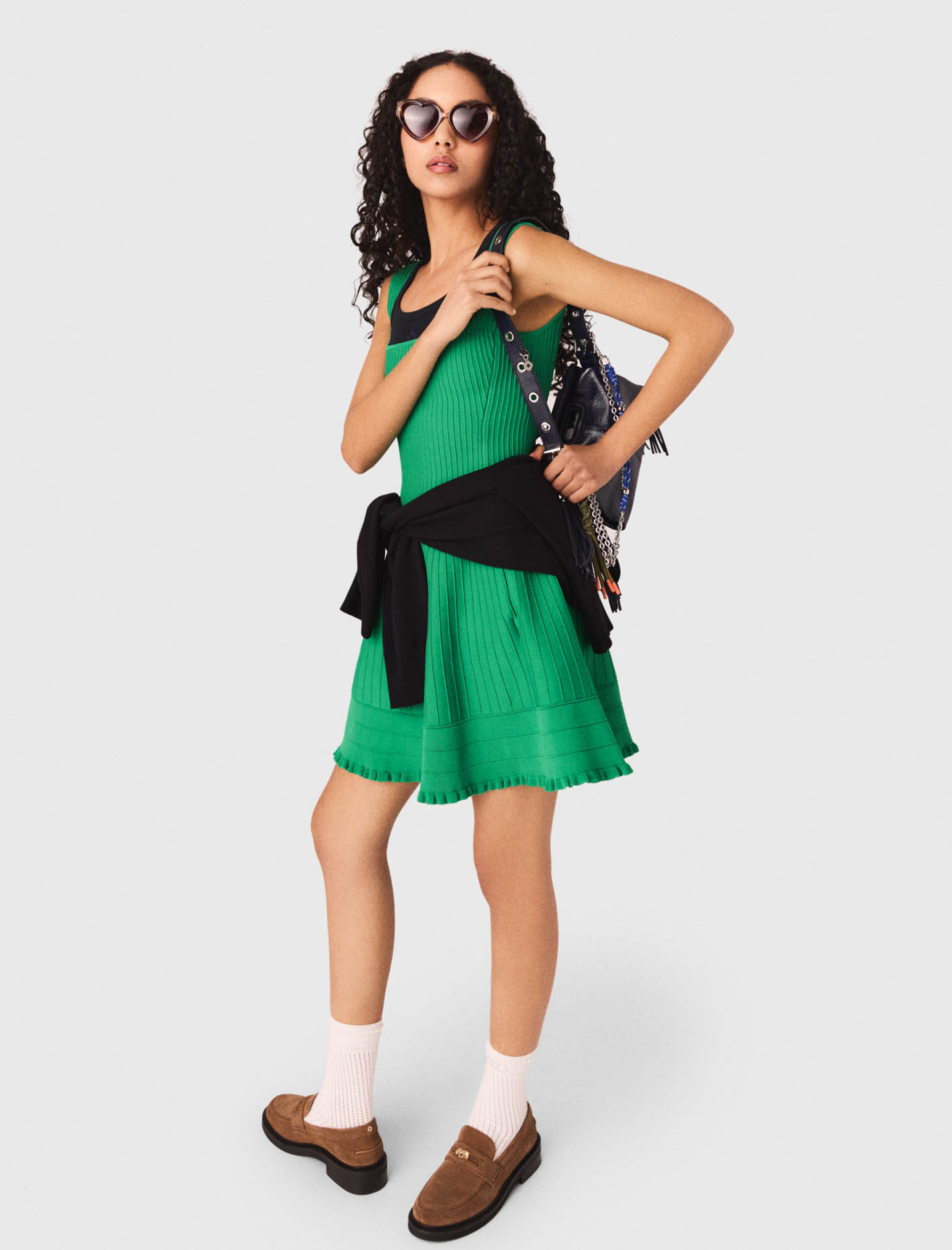 Жіноча зелена в'язана сукня Жіноча зелена в'язана сукня