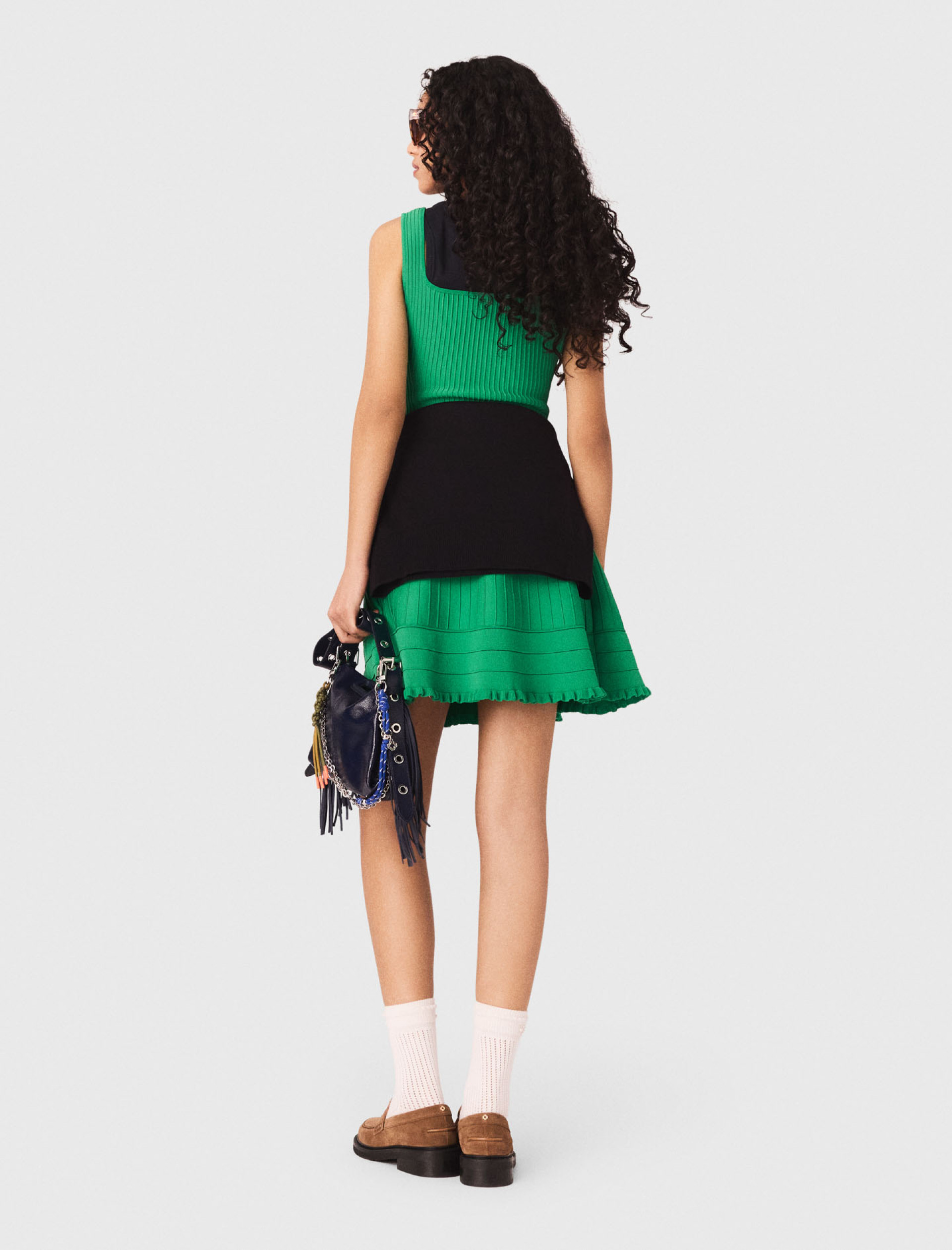 Жіноча зелена в'язана сукня Жіноча зелена в'язана сукня