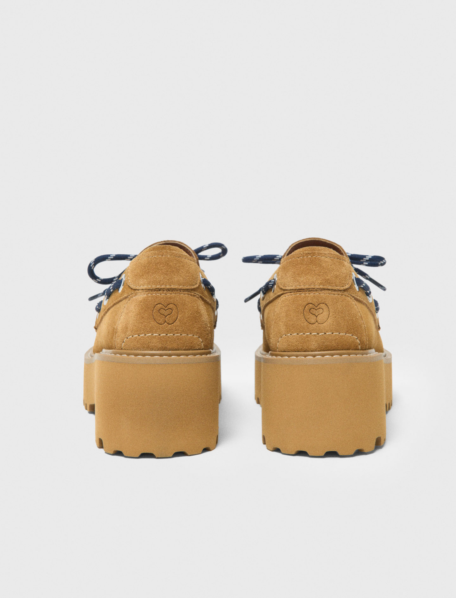 Жіночі мокасини із замші на платформі