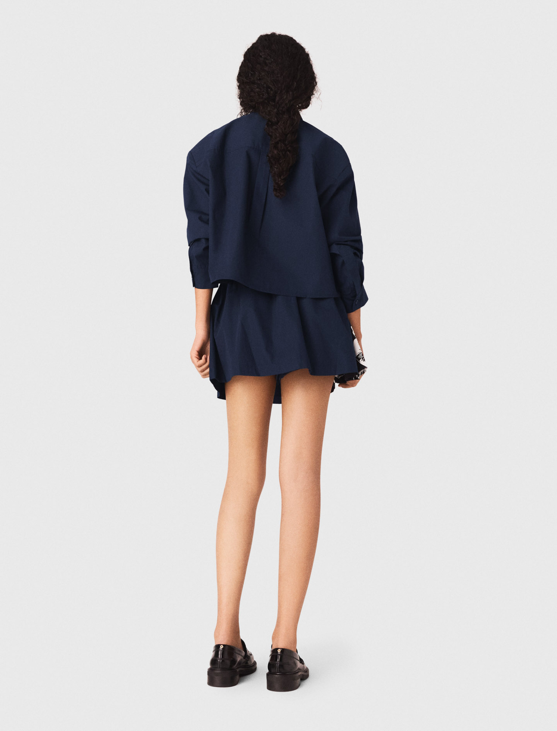 Женская короткая рубашка с цветочным принтом Женская короткая рубашка с цветочным принтом