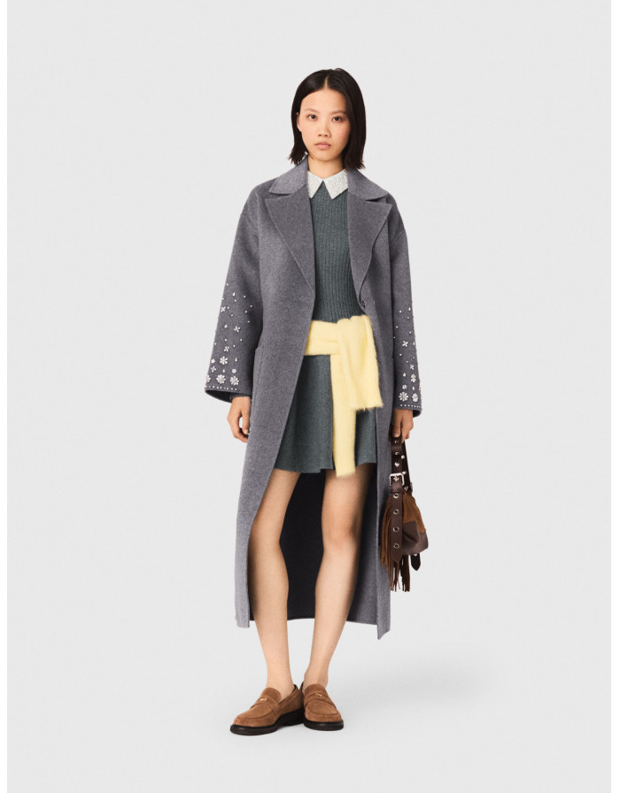 Женское длинное пальто, украшенное стразами