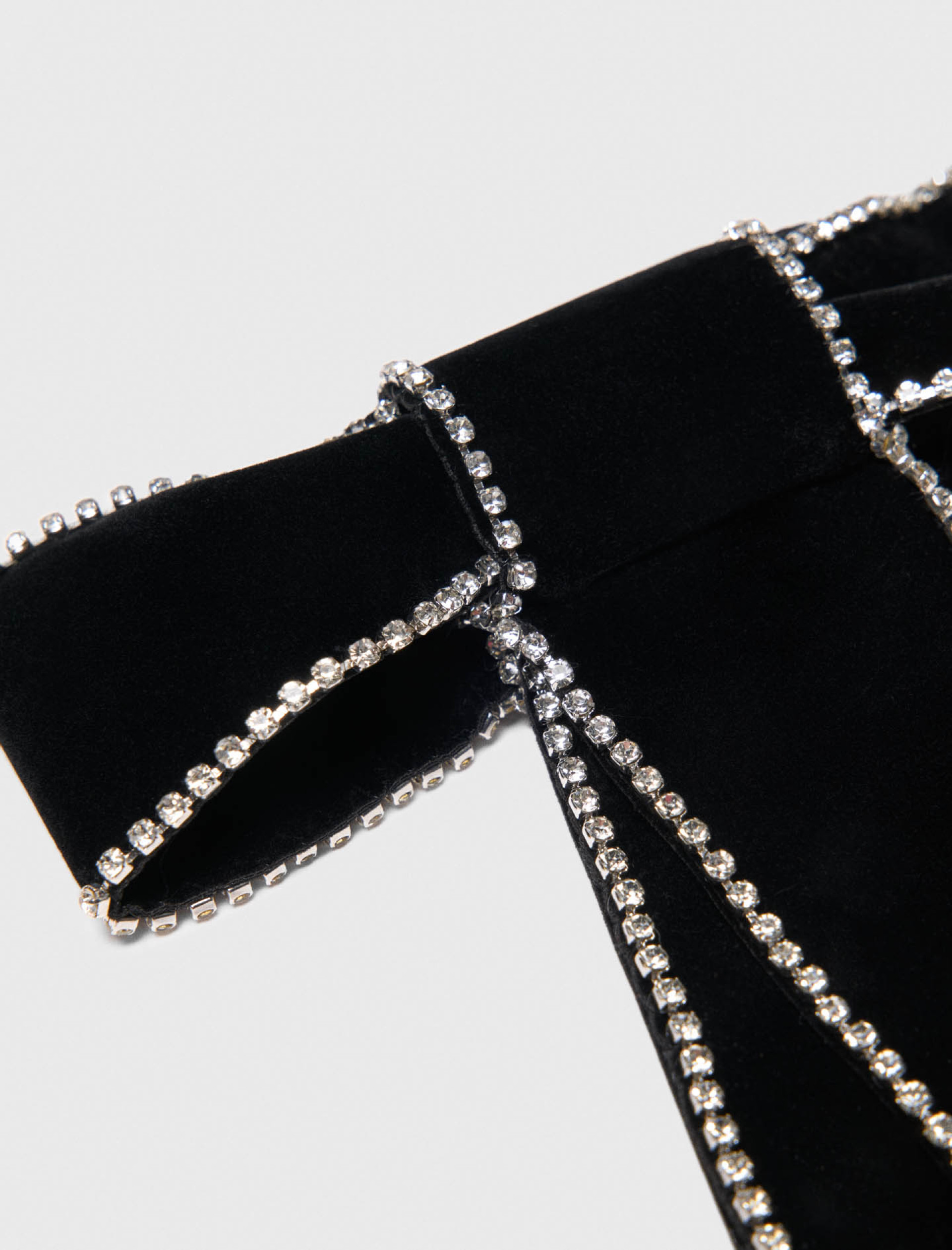 Жіноча оксамитова шпилька-бантик зі стразами