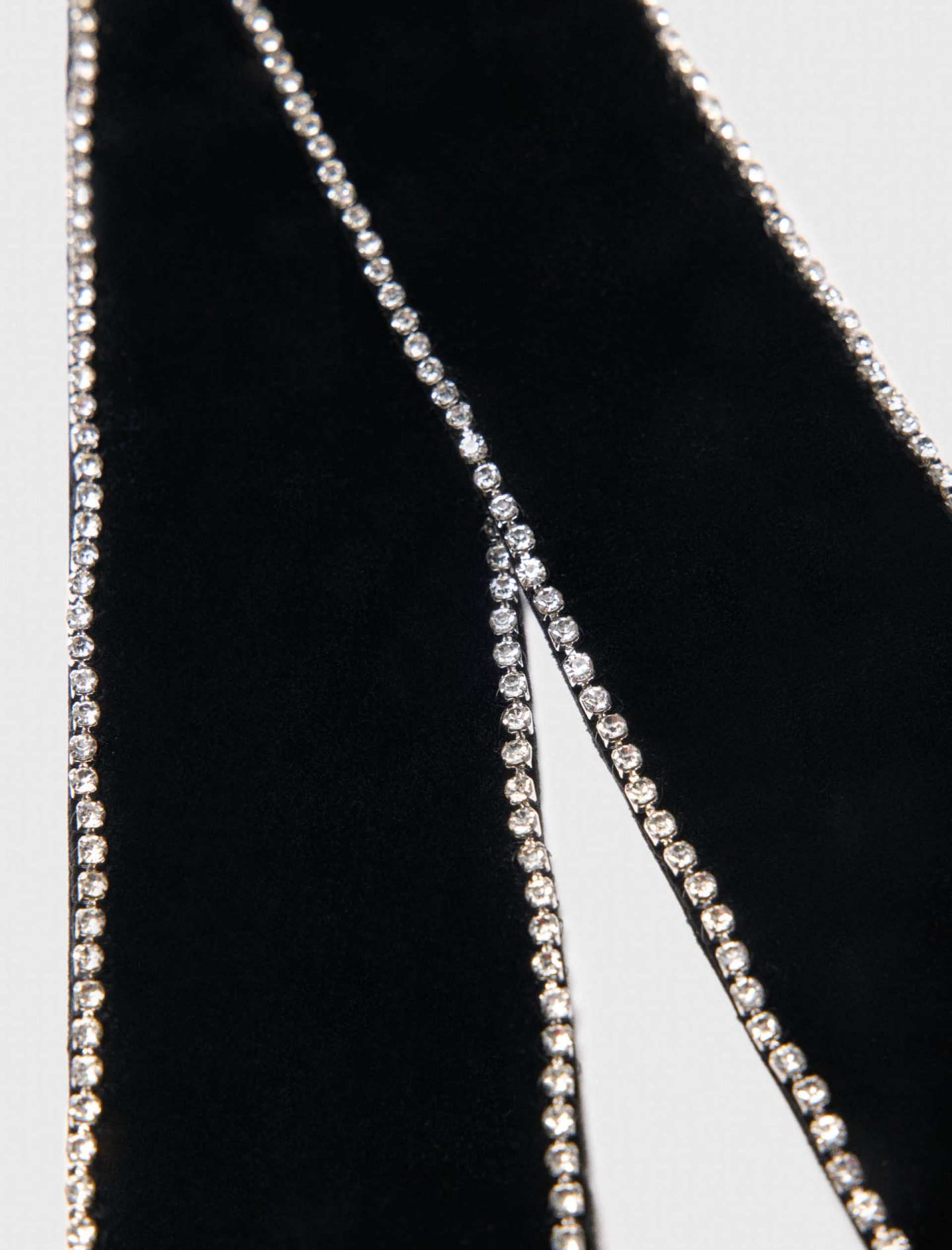 Жіноча оксамитова шпилька-бантик зі стразами