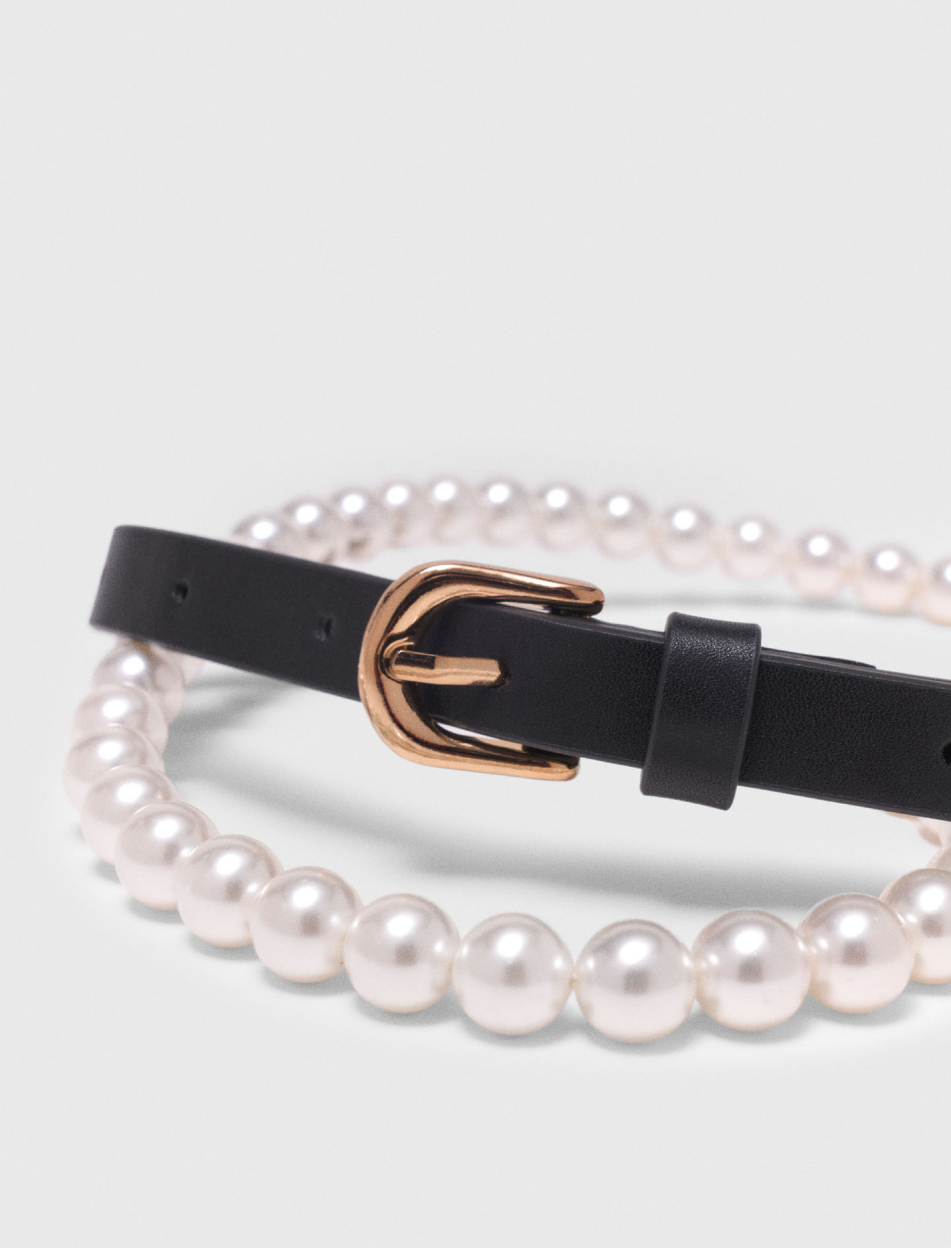 Жіночий чорний шкіряний ремінь з перлами