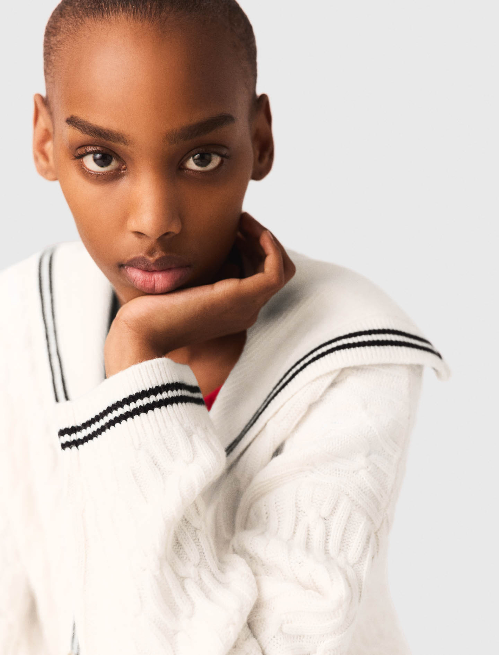 Жіночий молочний кардиган фактурної в'язки Жіночий молочний кардиган фактурної в'язки