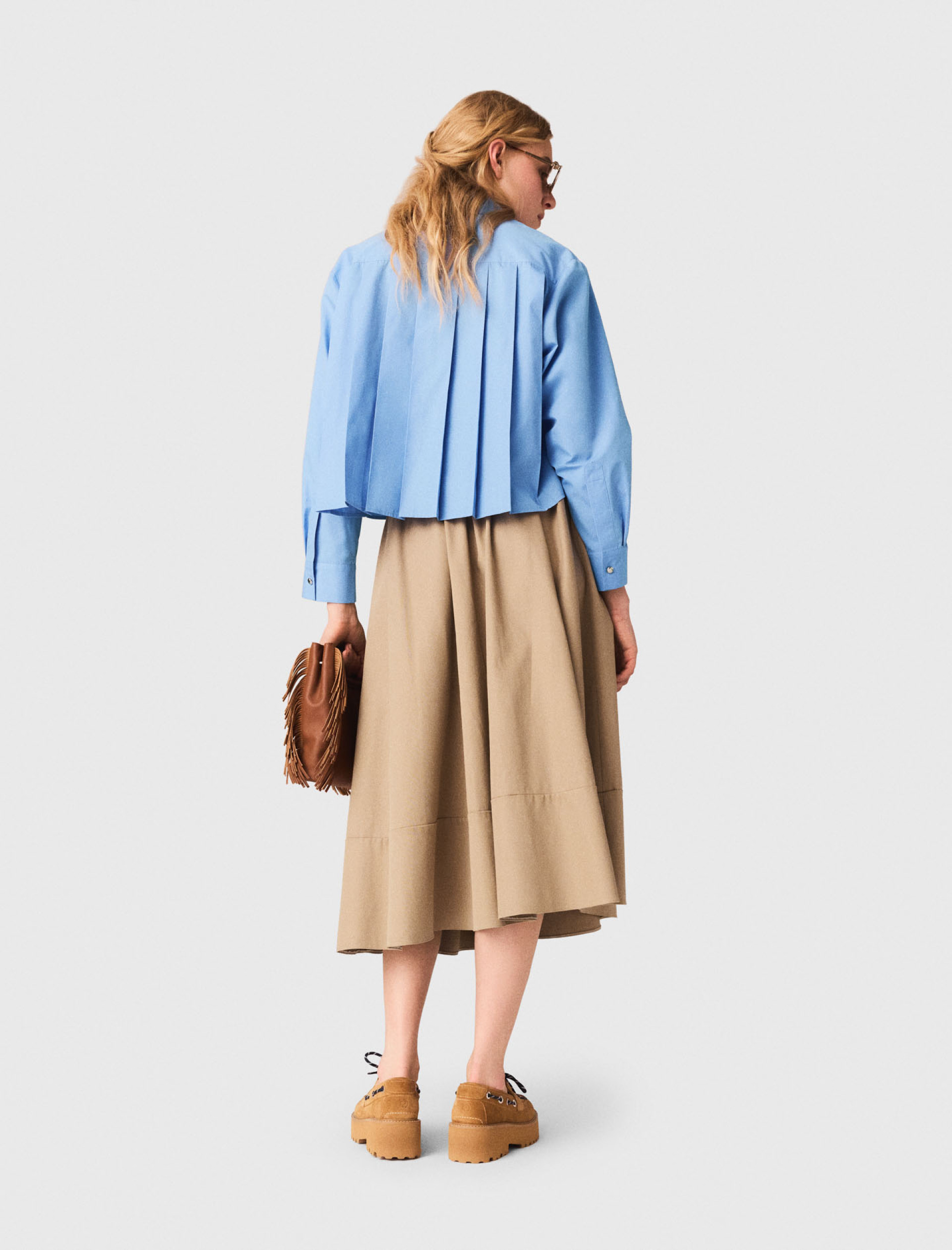 Женская голубая рубашка с вышивкой Женская голубая рубашка с вышивкой