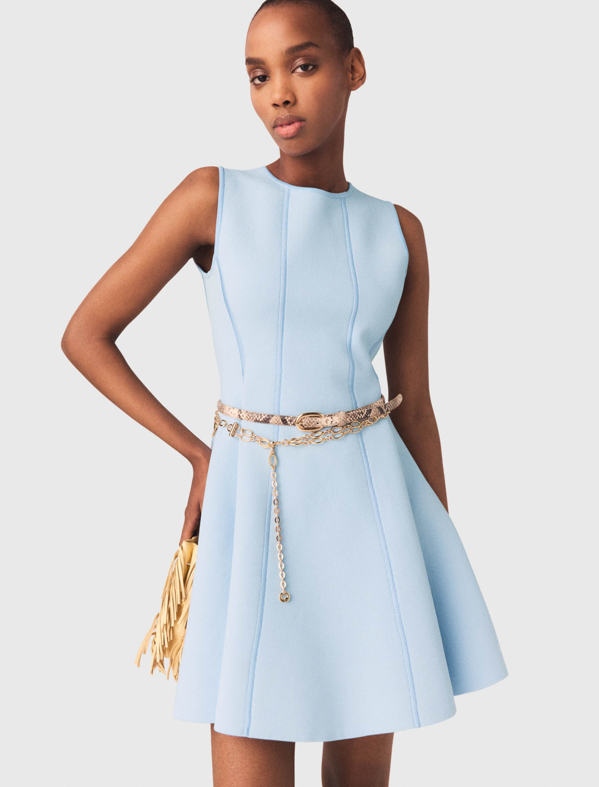 Женское голубое платье с бантиками, украшенными стразами