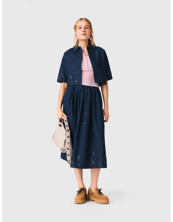 Женская джинсовая рубашка с вышивкой