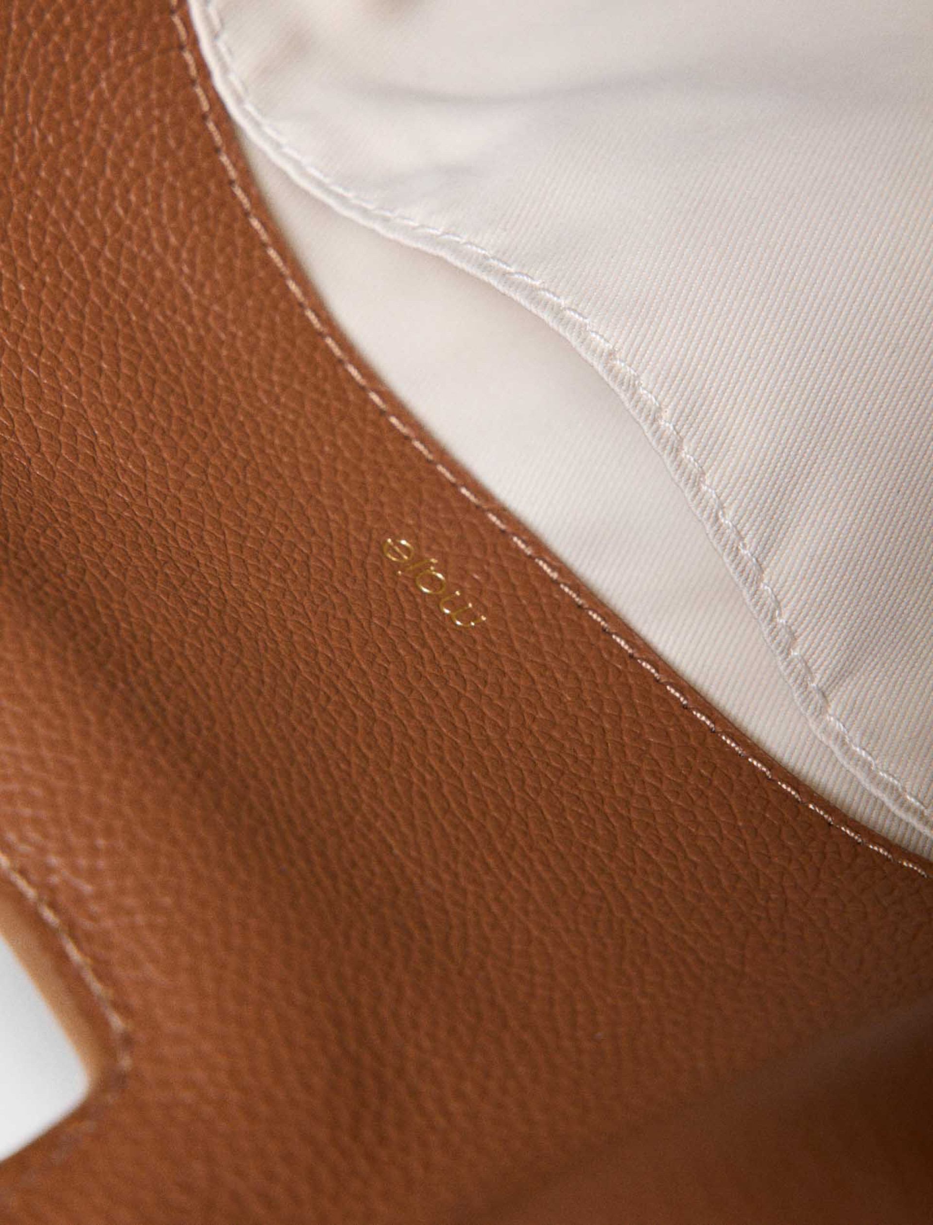 Женская коричневая сумка Miss M из зернистой кожи