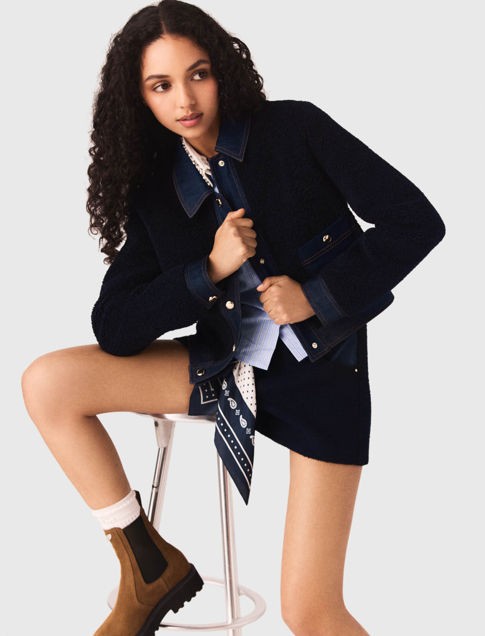 Жіноча куртка букле з джинсовими деталями