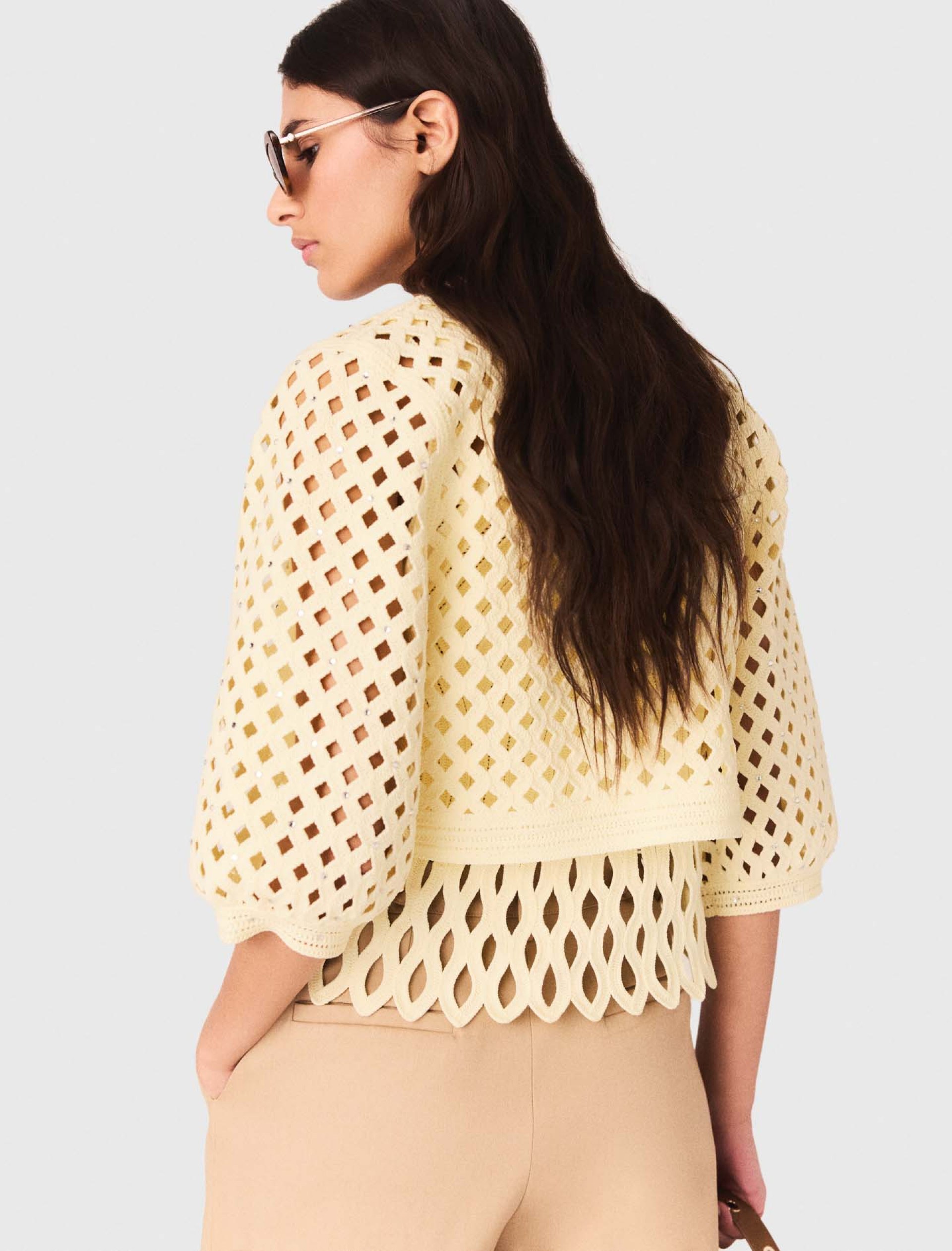 Женский желтый в'язаный кардиган со стразами