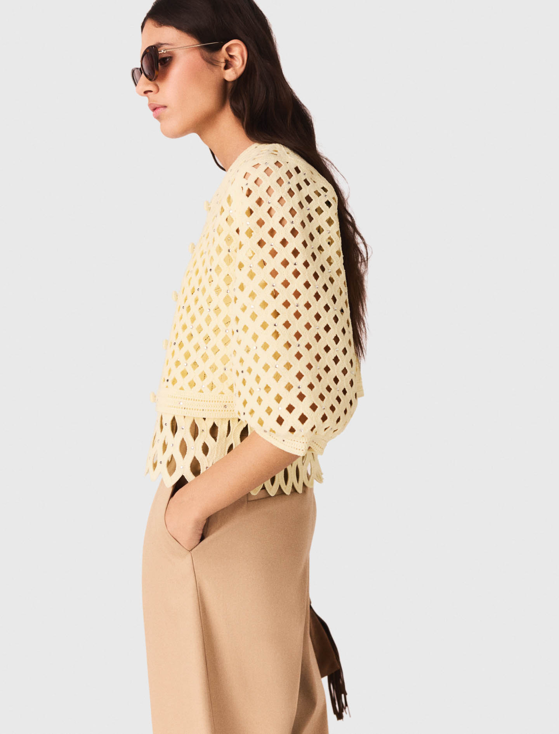 Женский желтый в'язаный кардиган со стразами