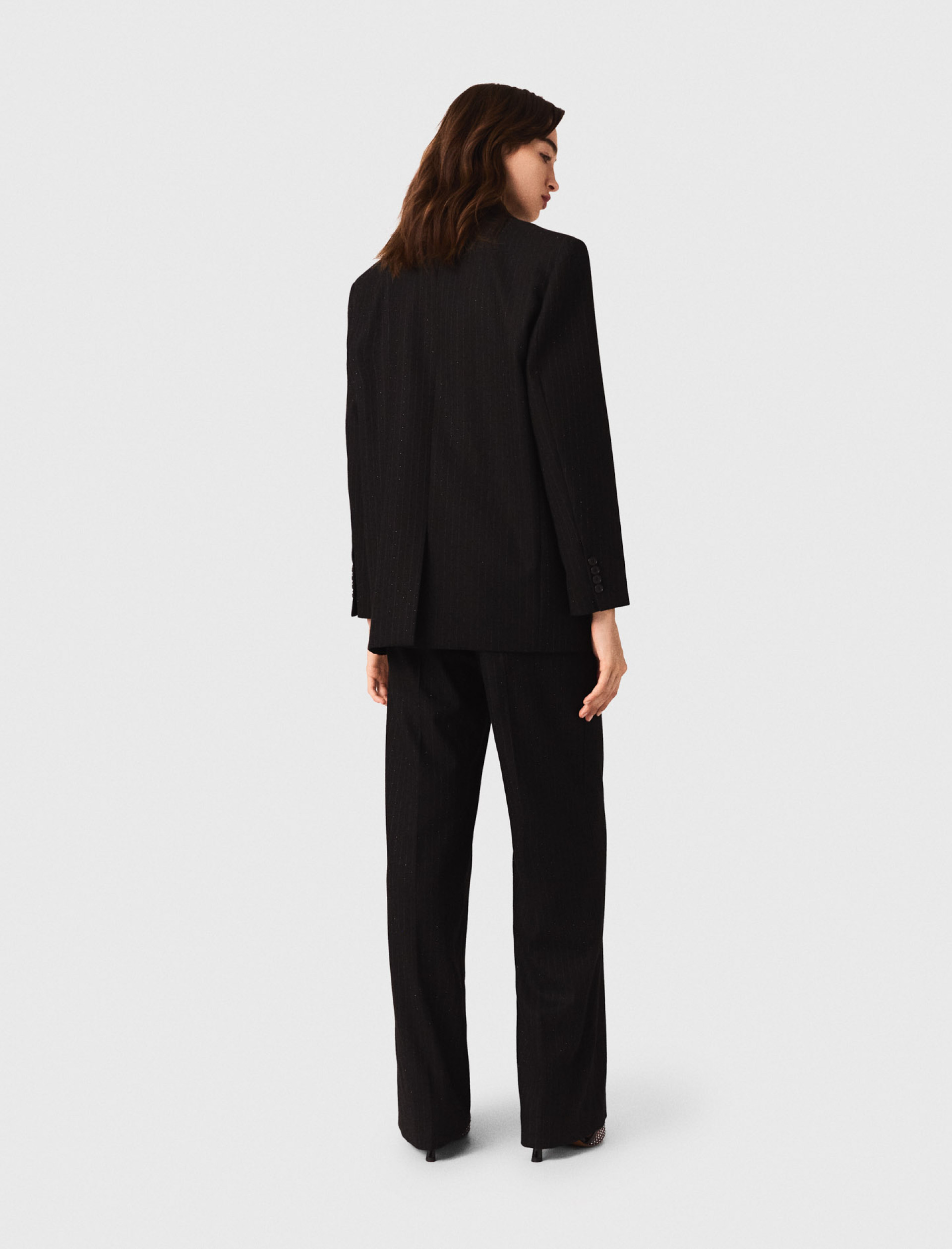 Женский черный жакет со стразами